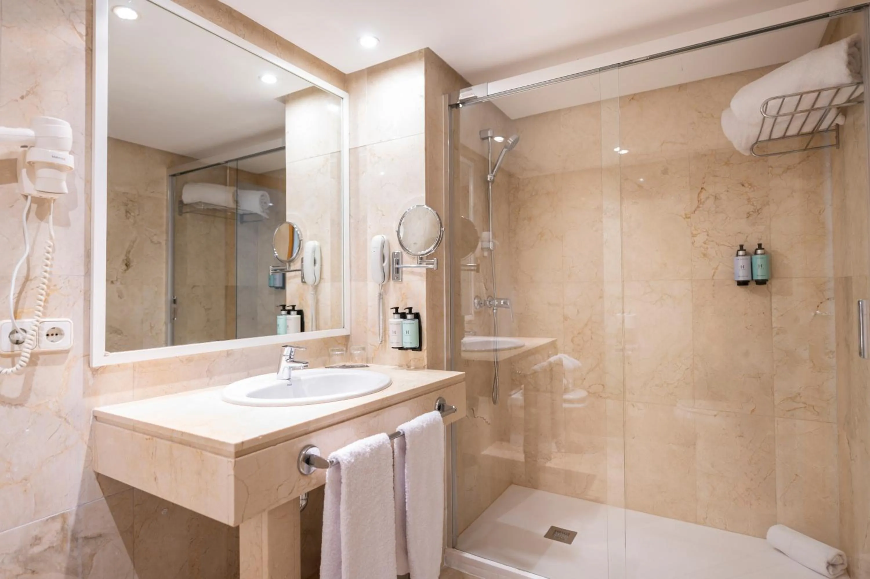 Bathroom in Hesperia Mallorca