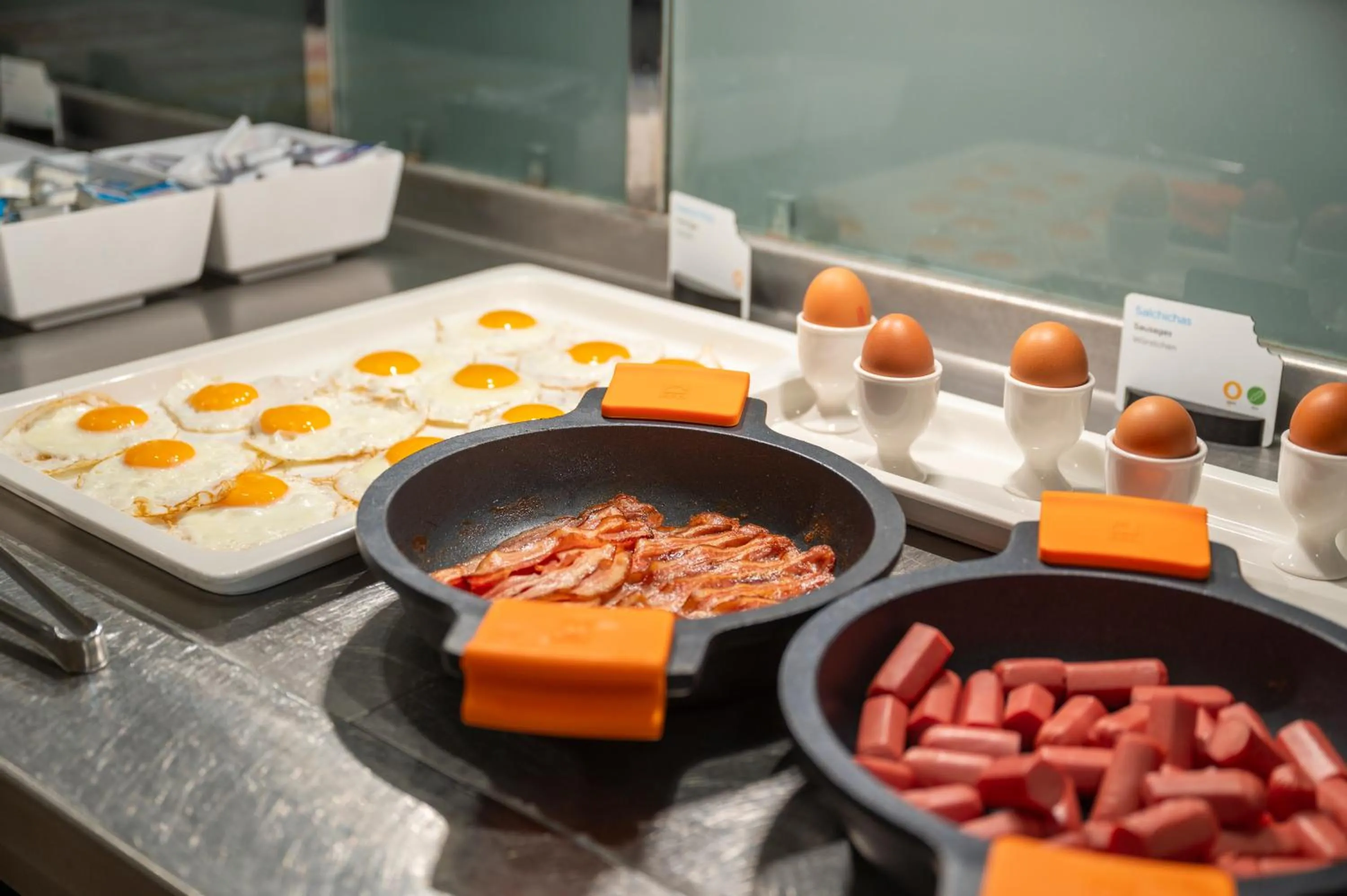 Buffet breakfast in Hesperia Mallorca