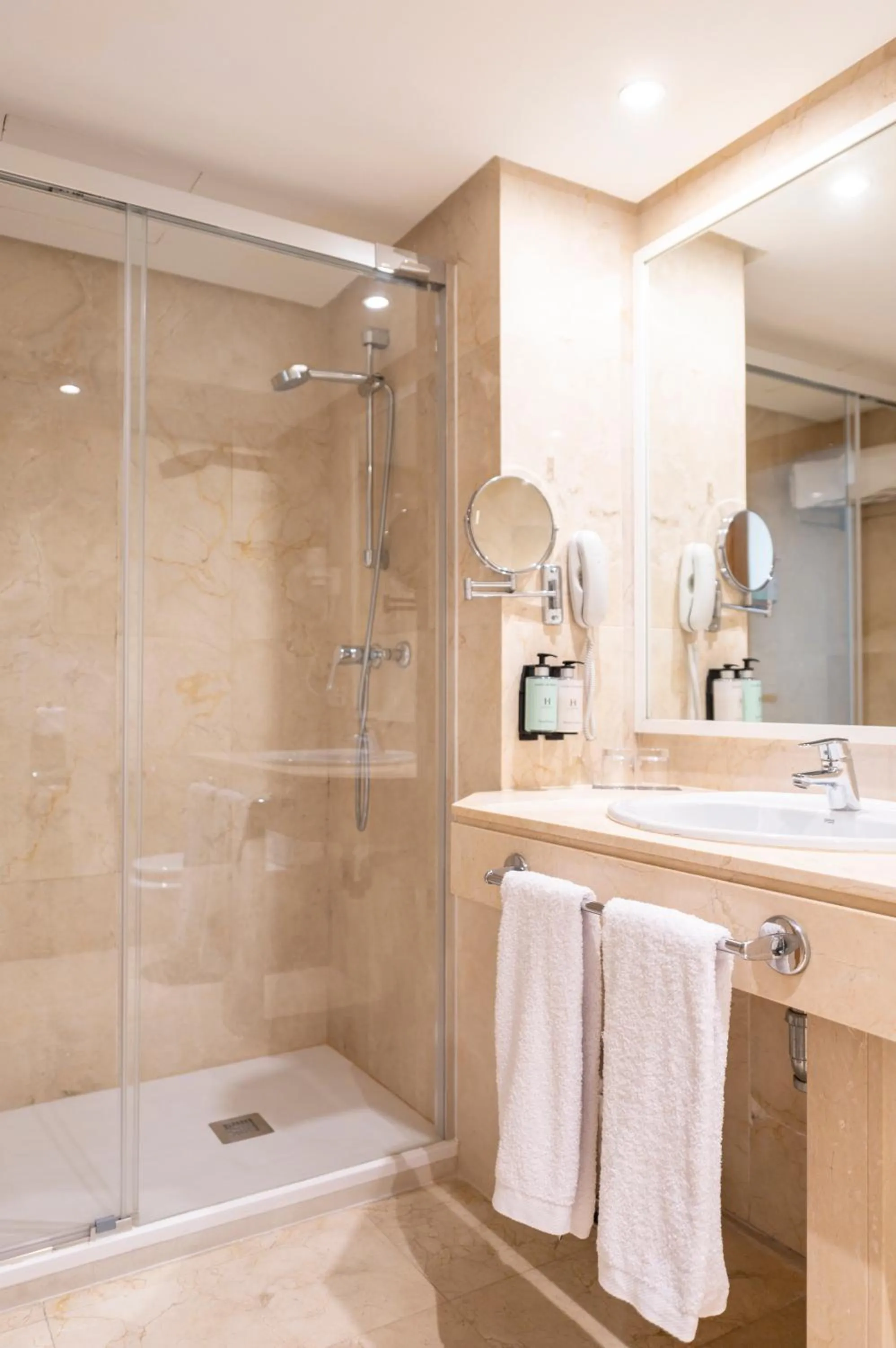 Bathroom in Hesperia Mallorca