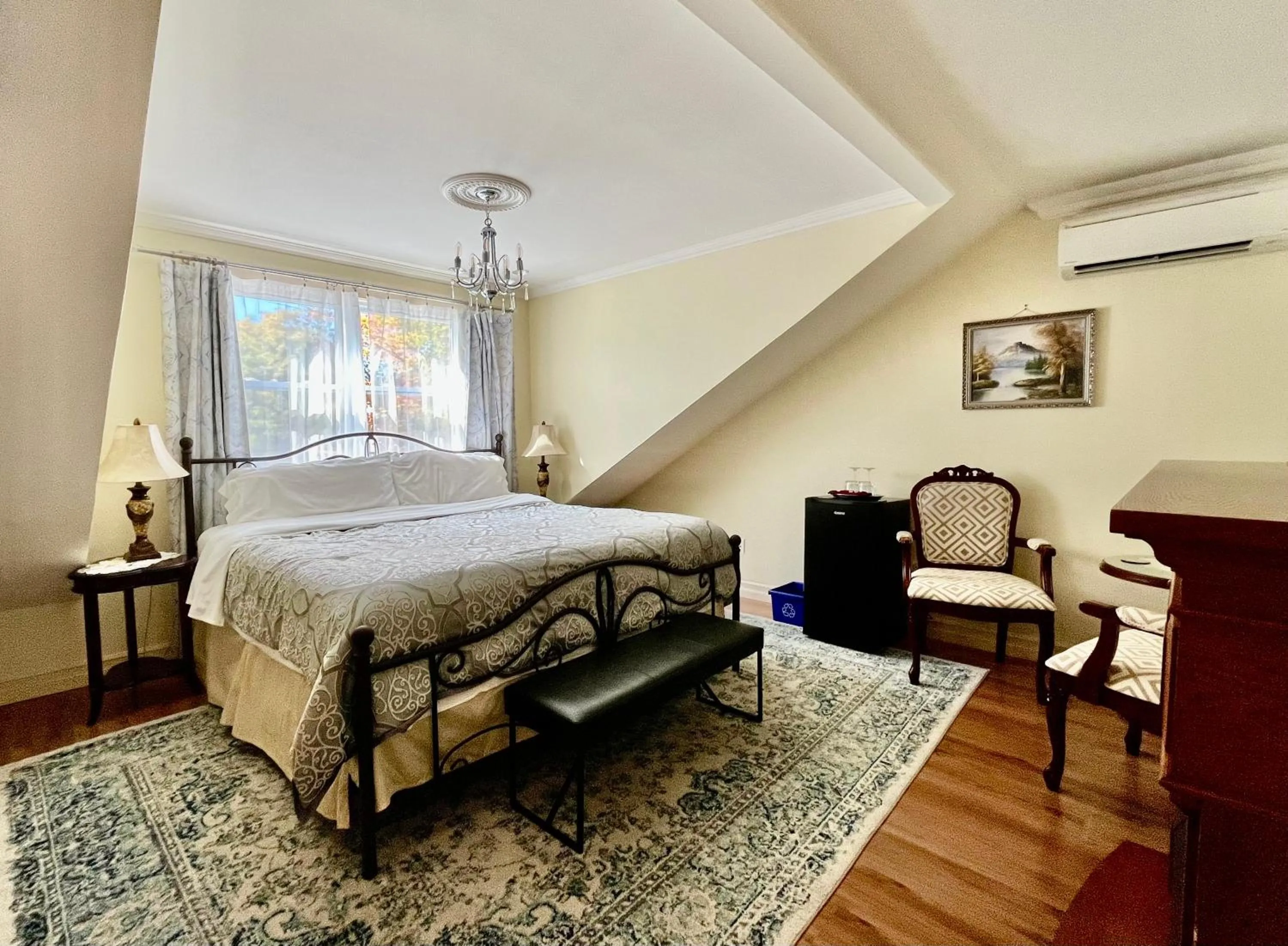 Bedroom, Bed in Belle View Manor Inn