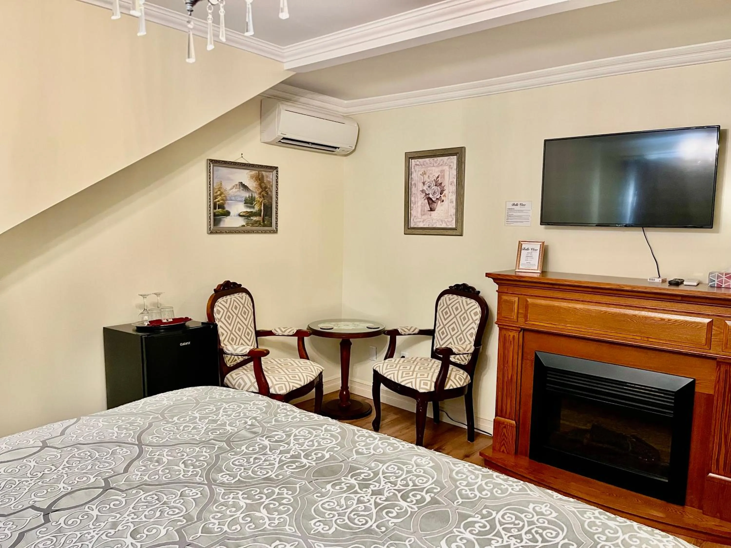 TV and multimedia, Bed in Belle View Manor Inn