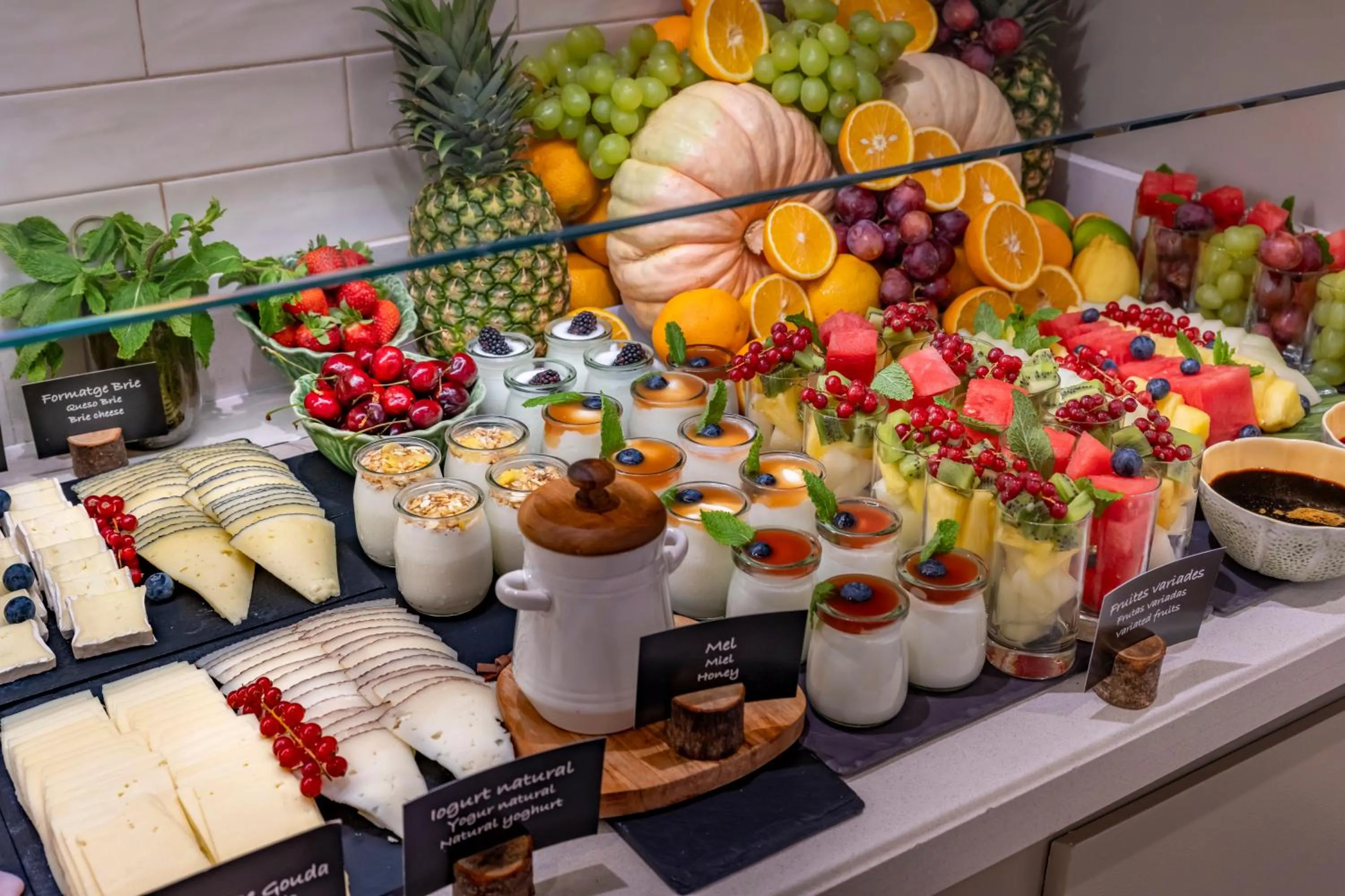 Restaurant/places to eat in Hotel SERHS Del Port