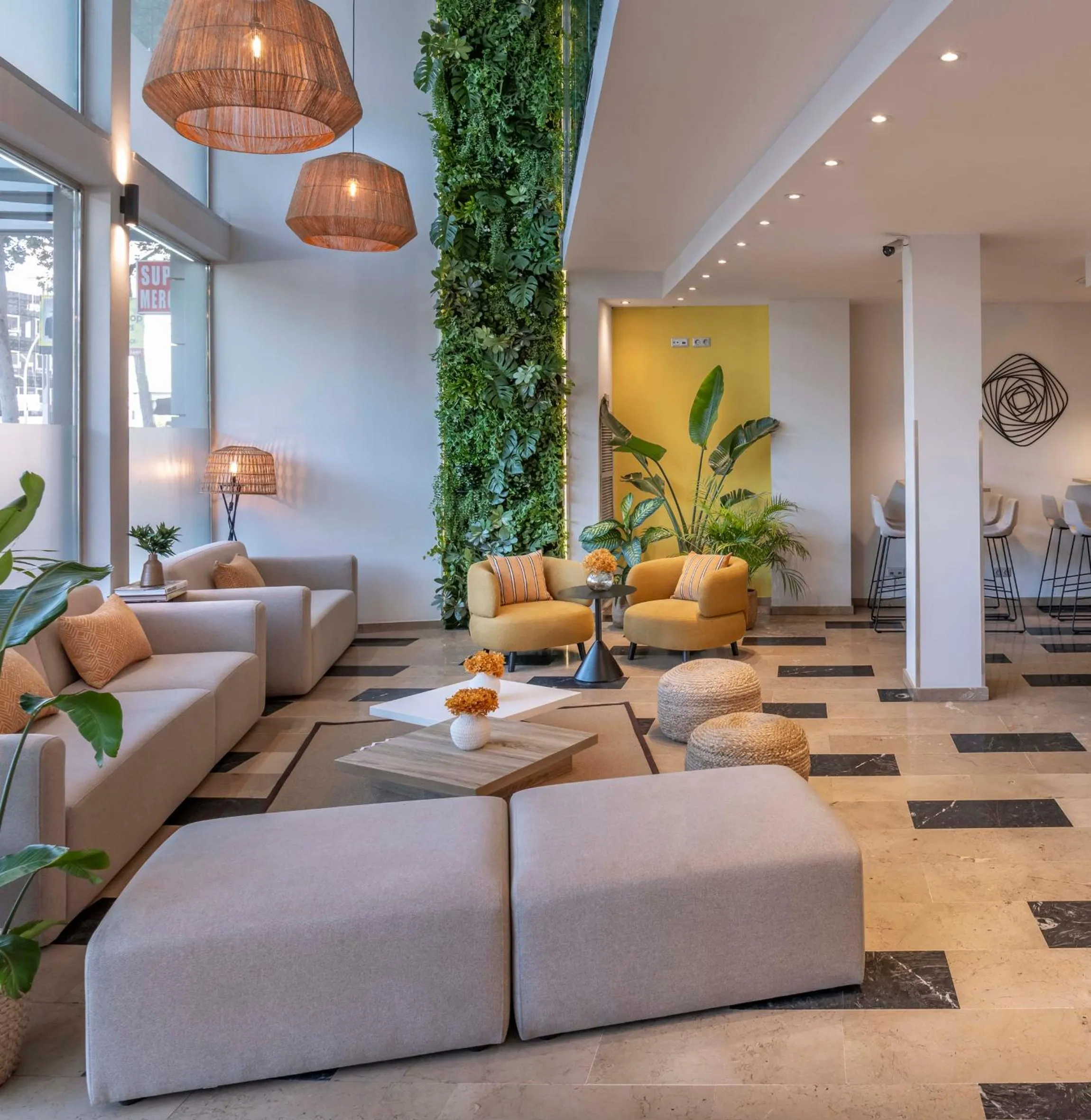 Lobby or reception in Hotel SERHS Del Port