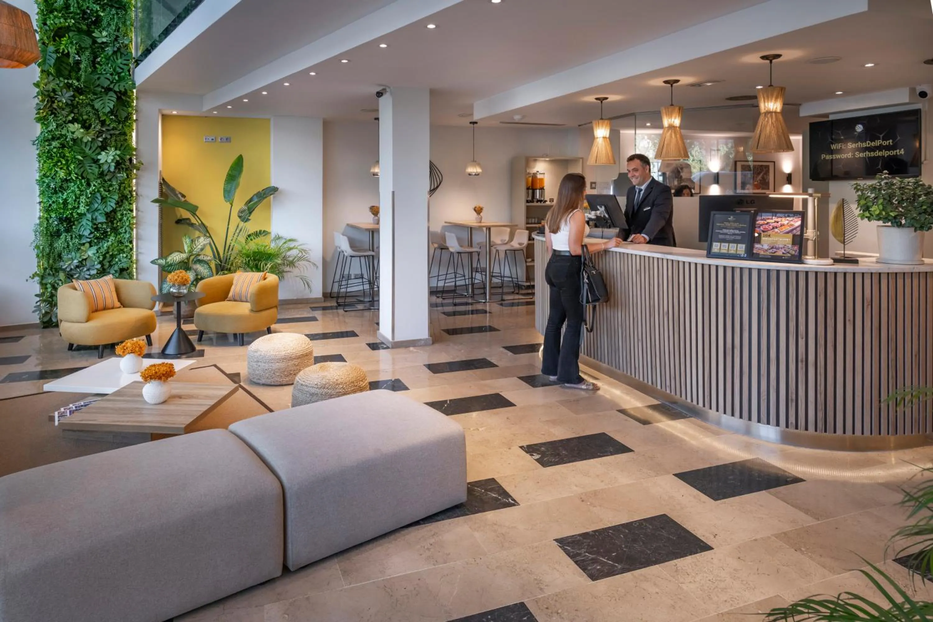 Lobby or reception in Hotel SERHS Del Port