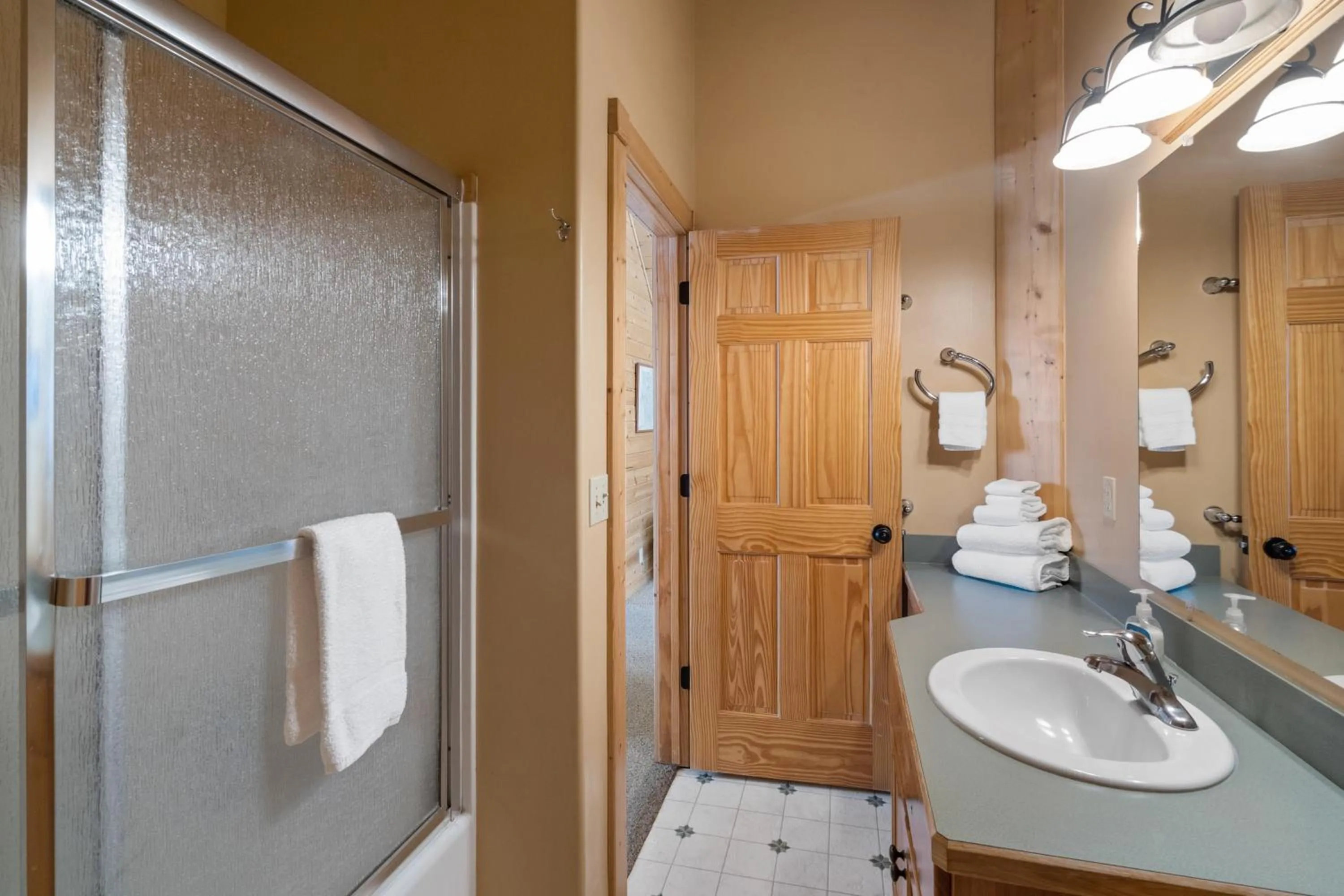 Shower in Mule Deer Cabin