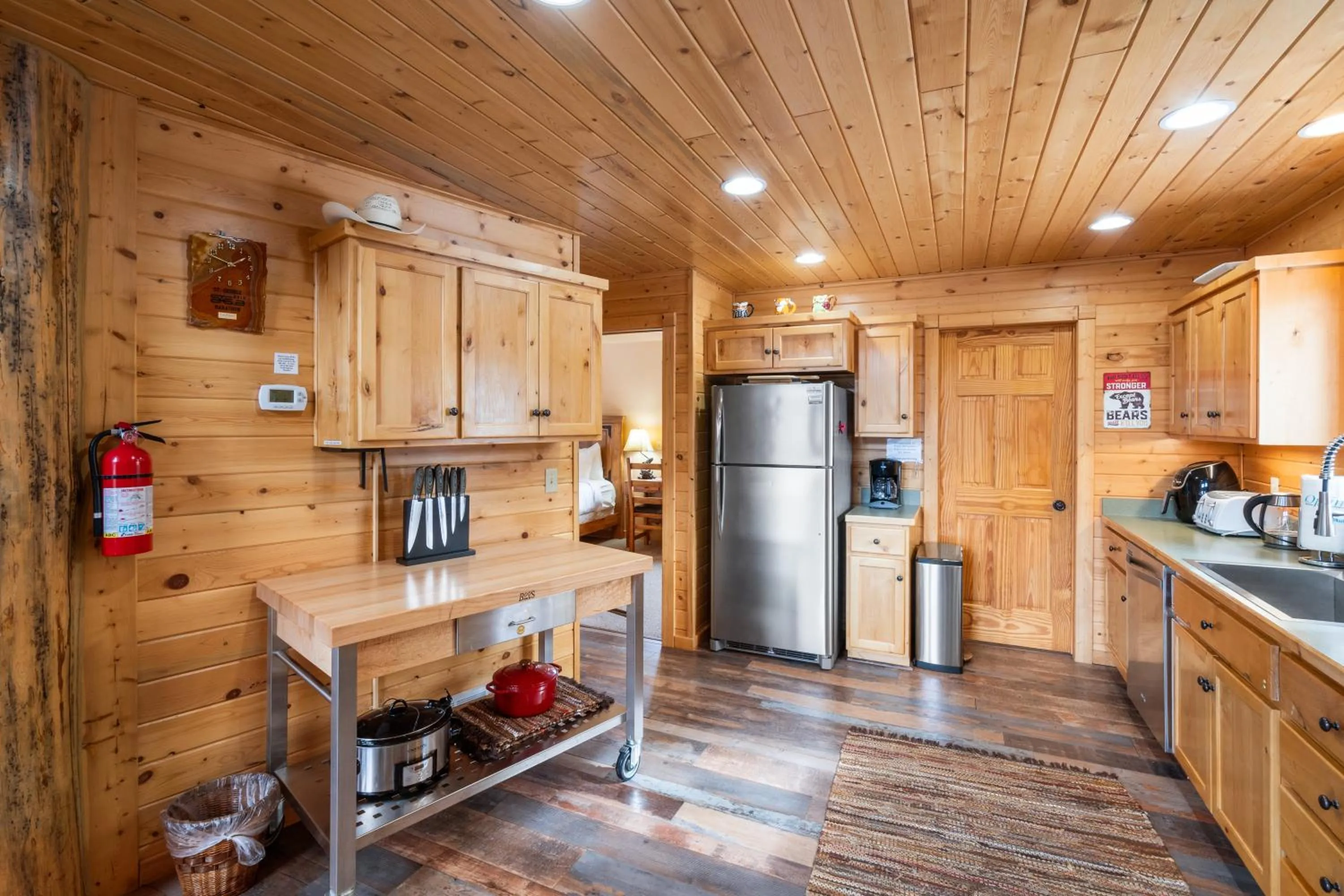 Coffee/tea facilities in Mule Deer Cabin