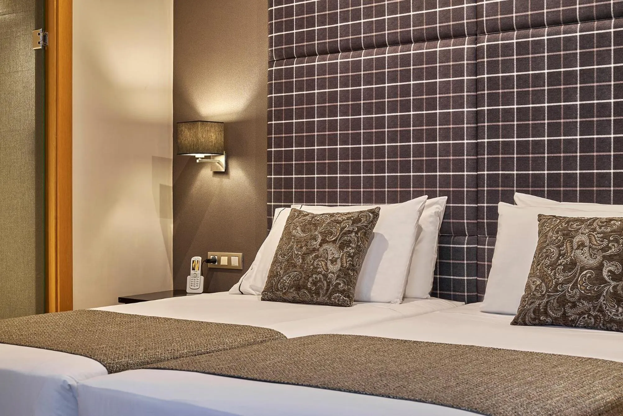 Bed in Hesperia Barcelona Barri Gòtic