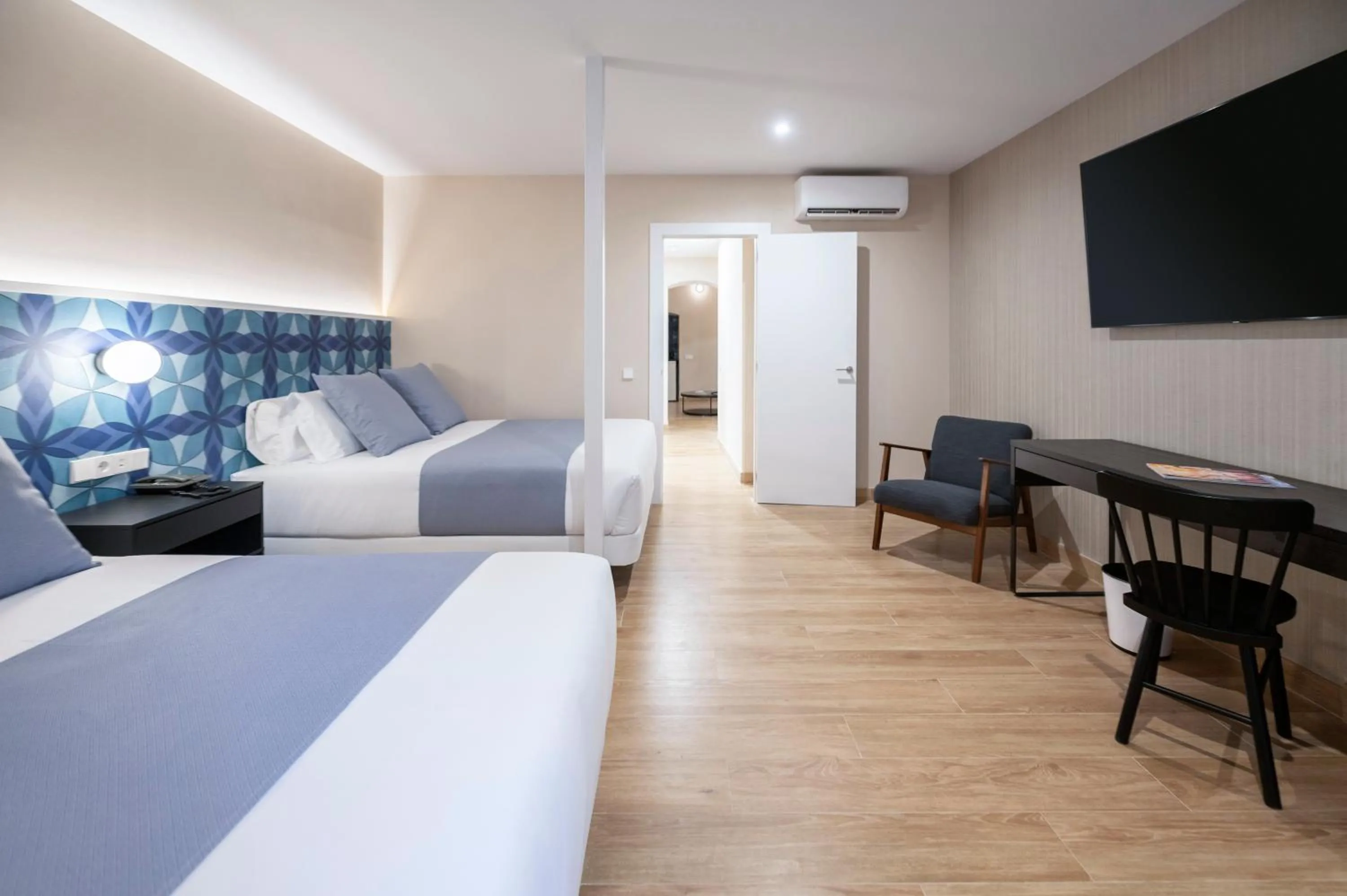 TV and multimedia, Bed in Hesperia Barcelona Barri Gòtic