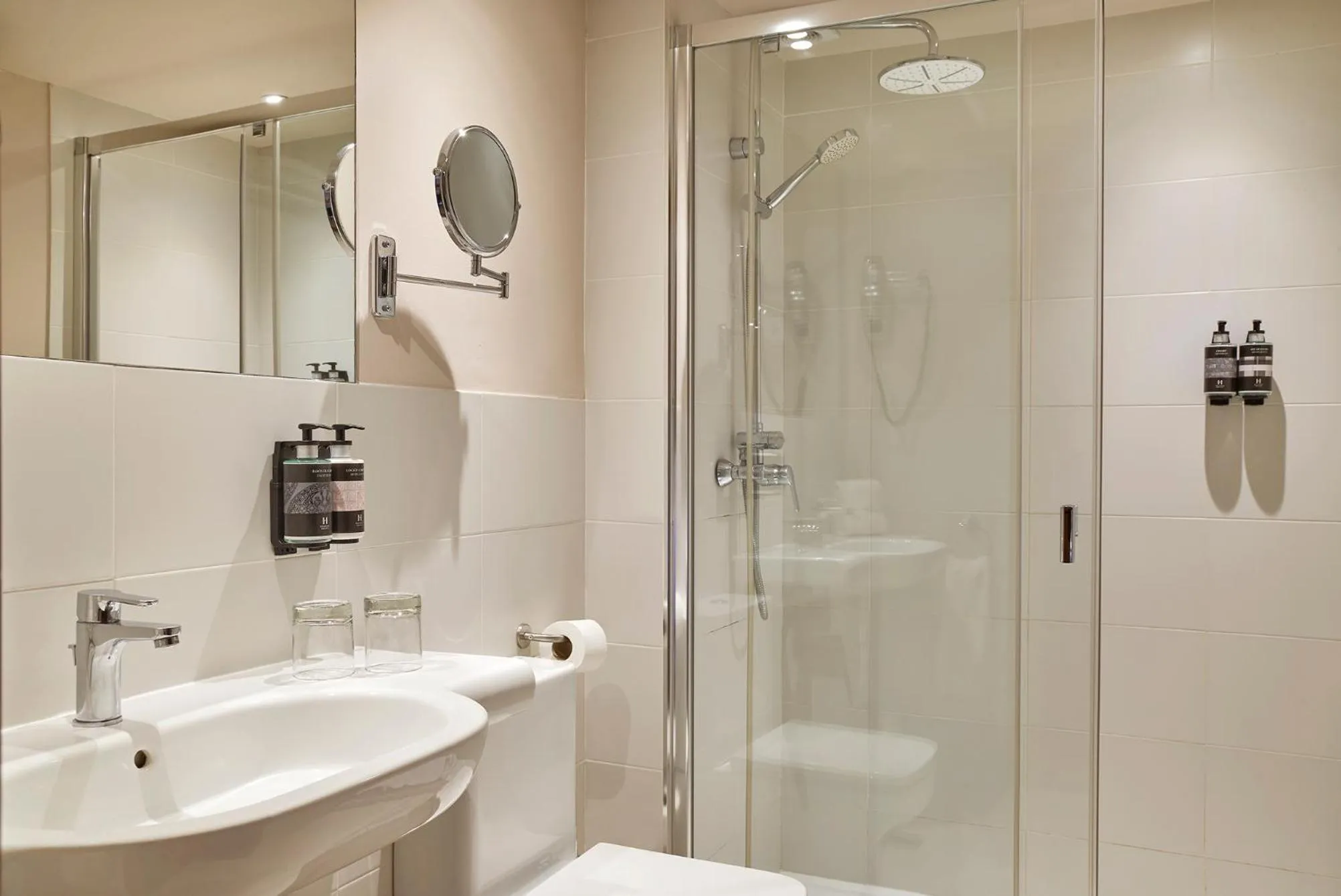 Bathroom in Hesperia Barcelona Barri Gòtic