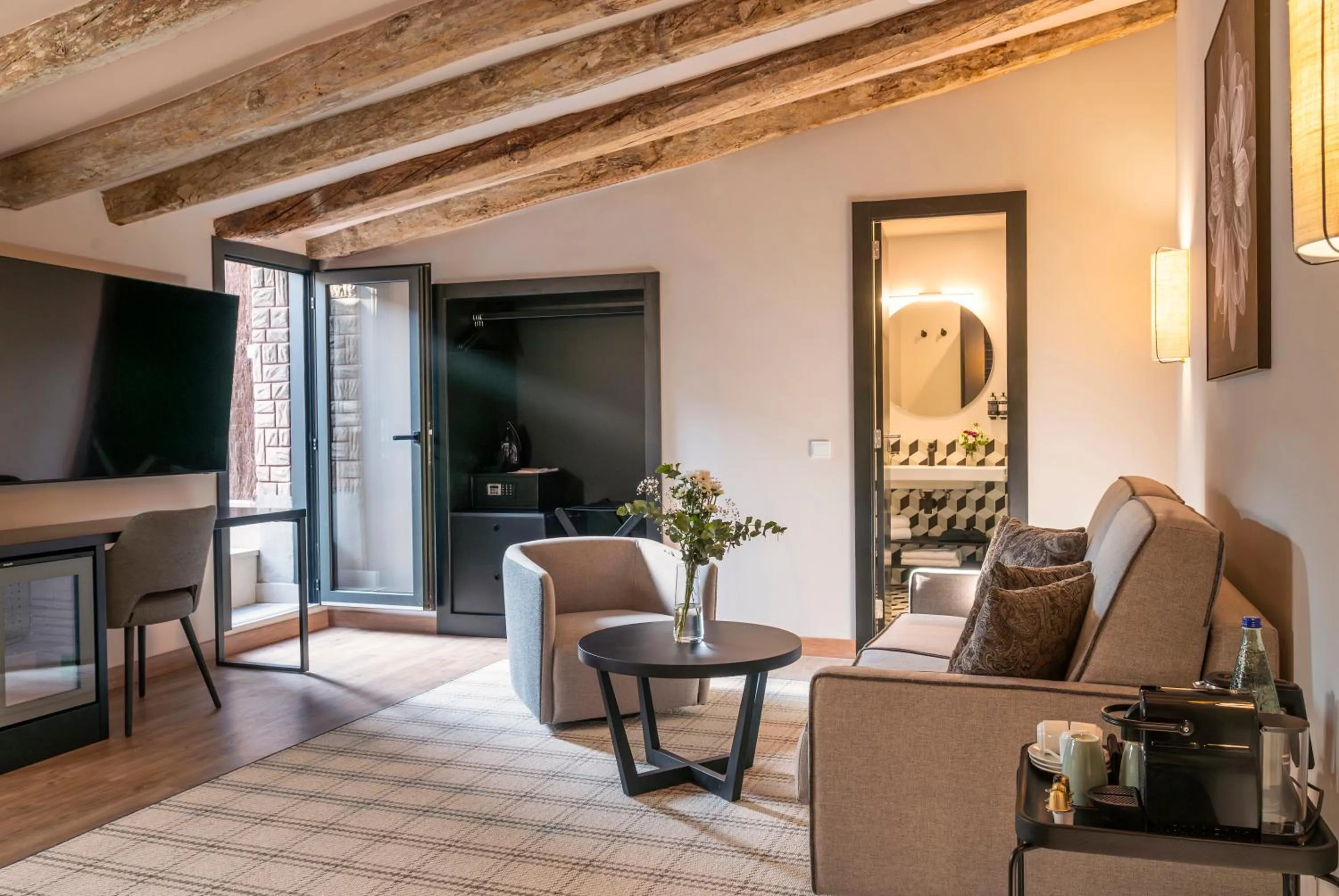 Living room in Hesperia Barcelona Barri Gòtic