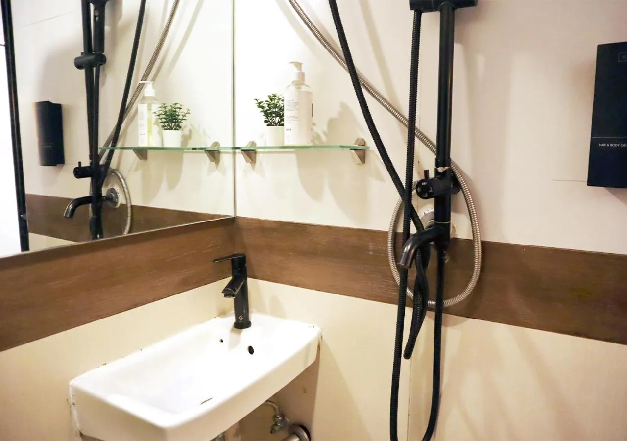 Bathroom in mySTAY Hotel BGC West