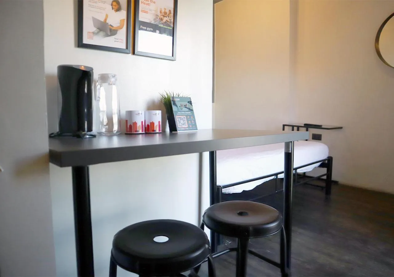 Seating area in mySTAY Hotel BGC North