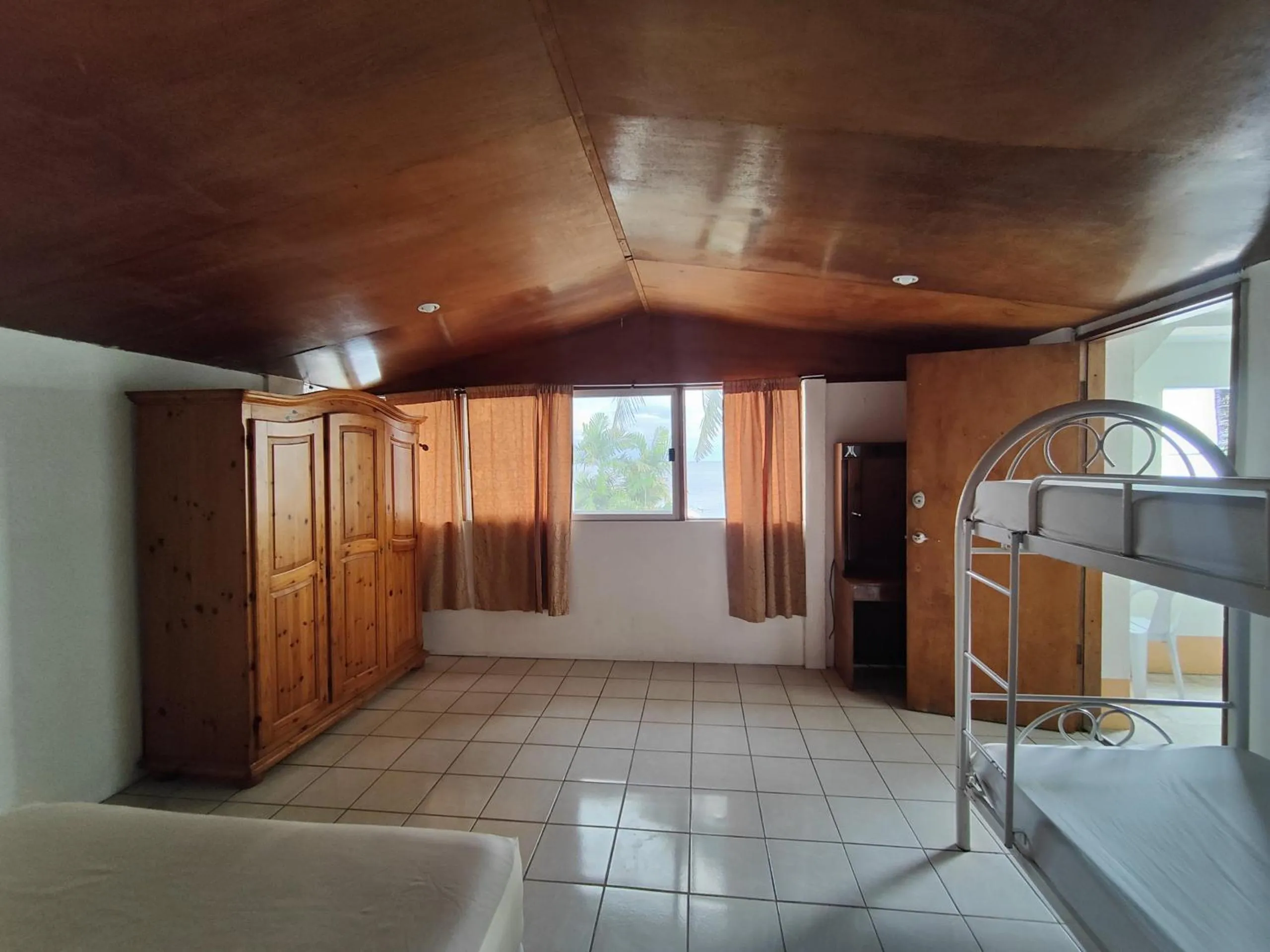 Bedroom in Ocean Bay Beach Resort