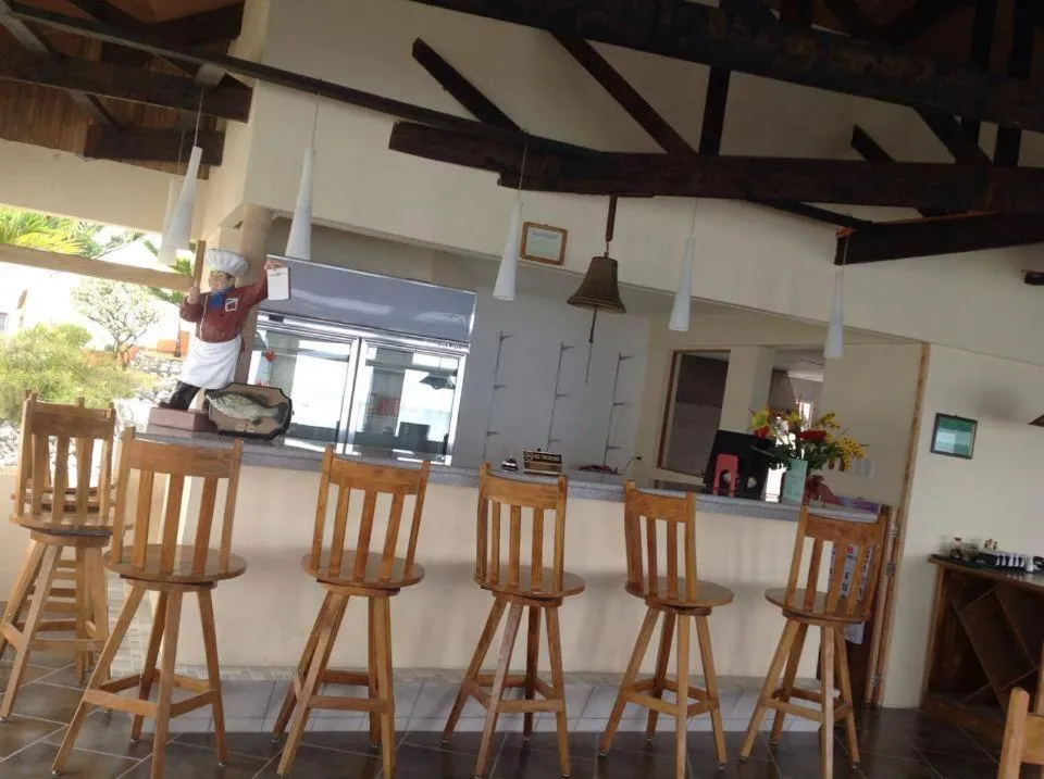 Restaurant/places to eat in Ocean Bay Beach Resort