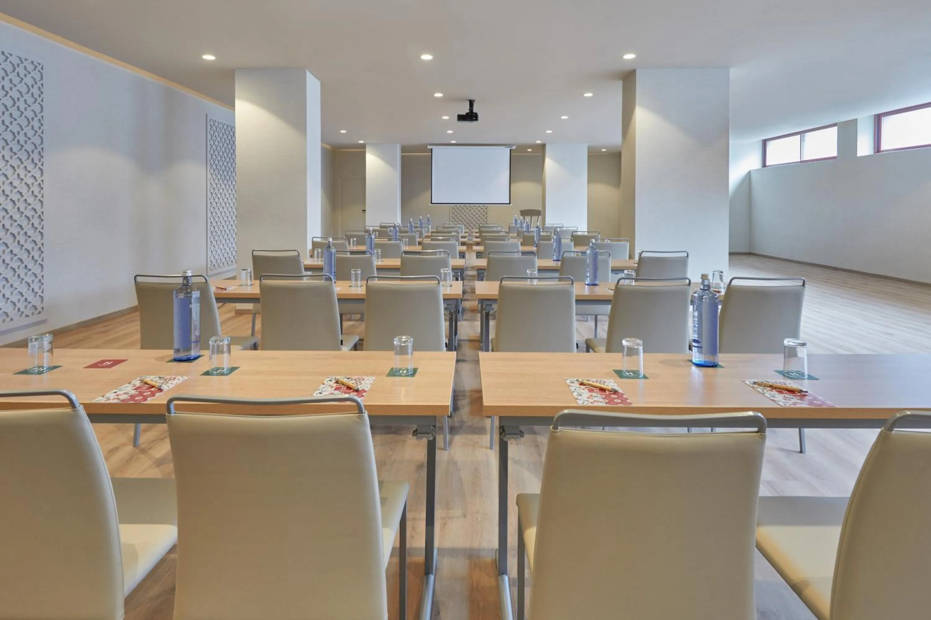 Meeting/conference room in Hesperia Sevilla