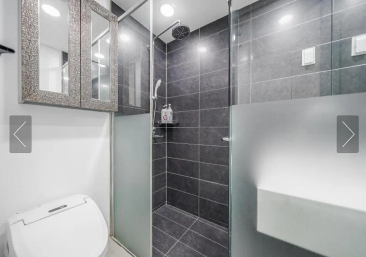 Shower in Crest72 Hotel