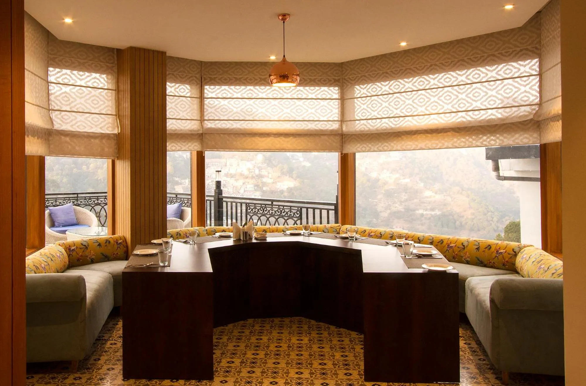 Restaurant/places to eat in Rosetum Kasauli