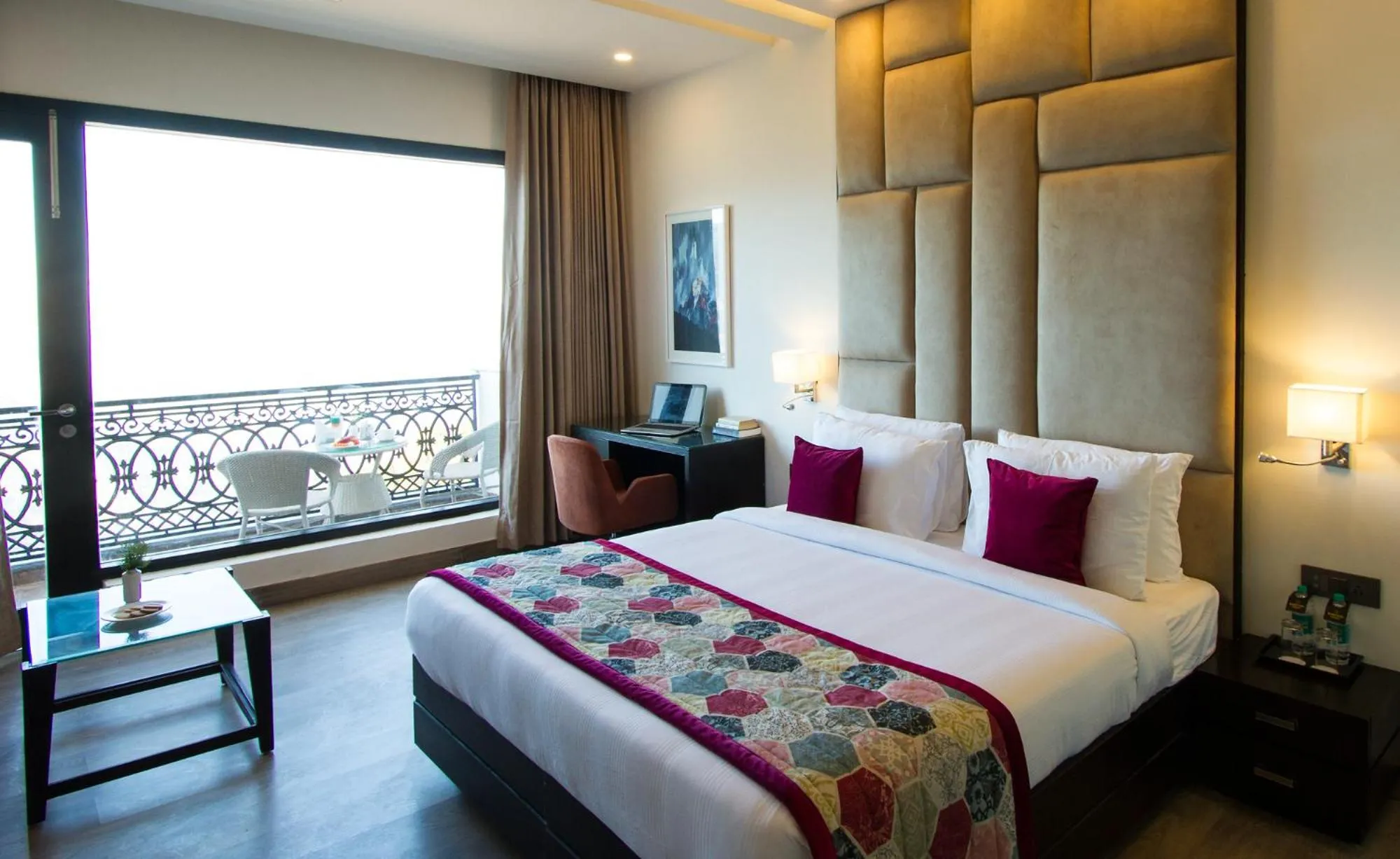 Balcony/Terrace, Bed in Rosetum Kasauli