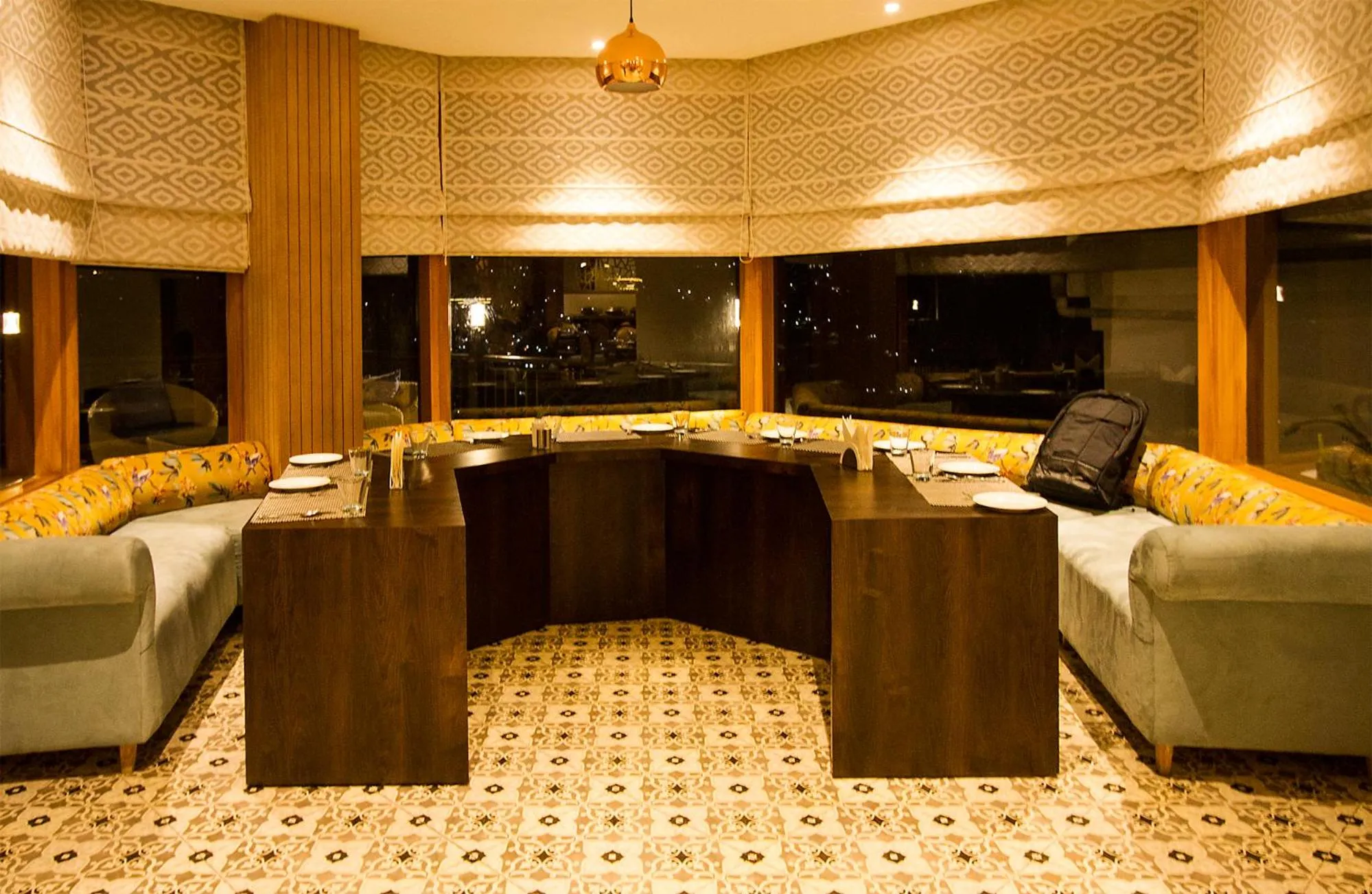 Restaurant/places to eat in Rosetum Kasauli