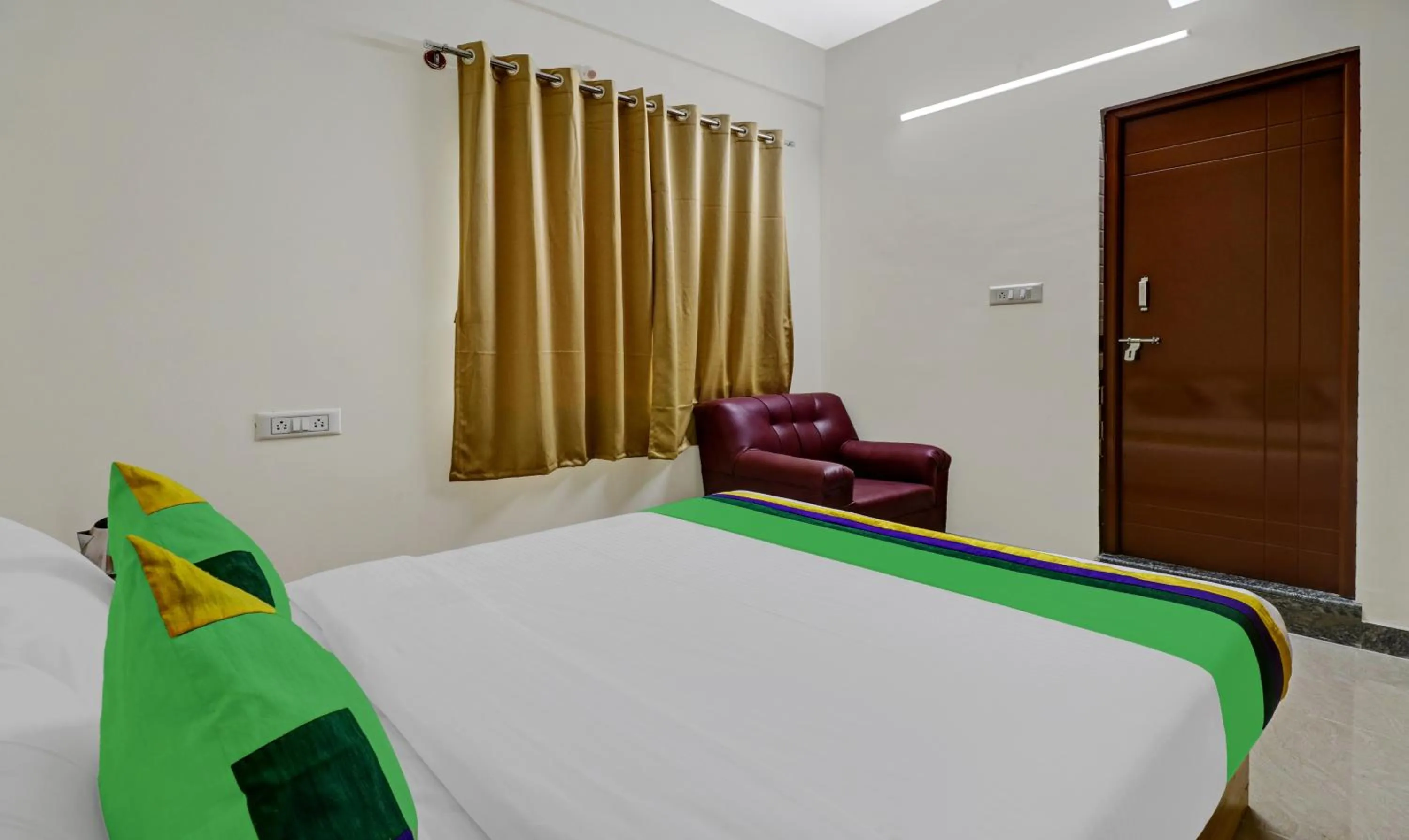 Bedroom, Bed in Treebo SLN Heritage