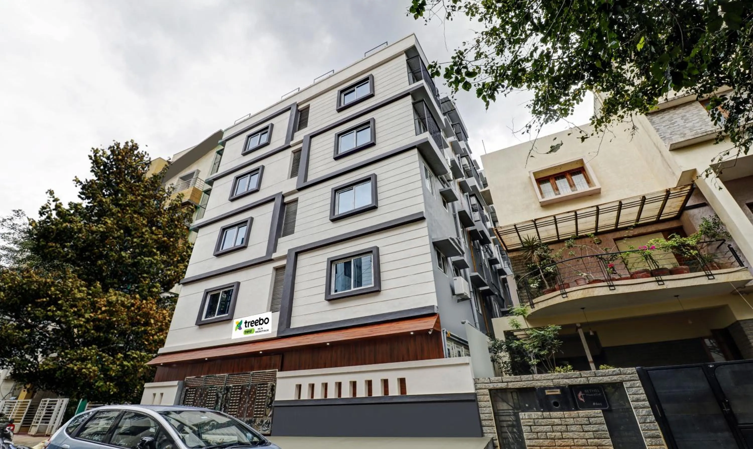 Facade/entrance in Treebo SLN Heritage