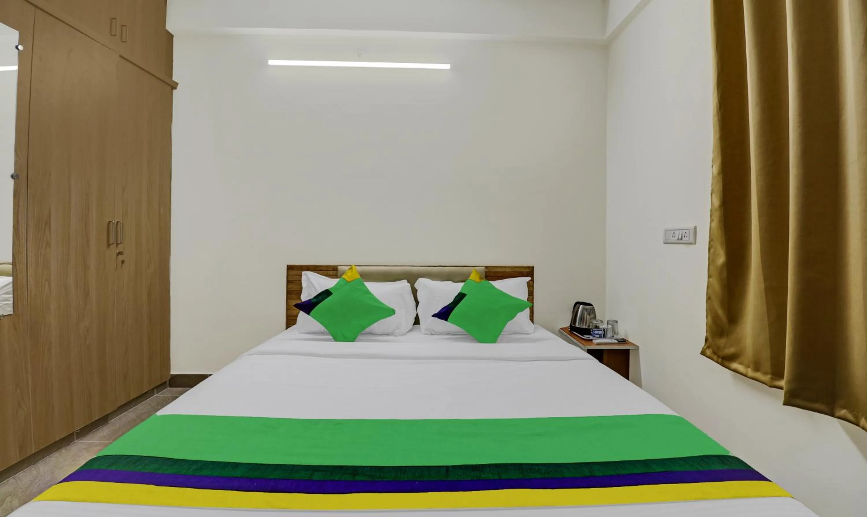 Bedroom, Bed in Treebo SLN Heritage