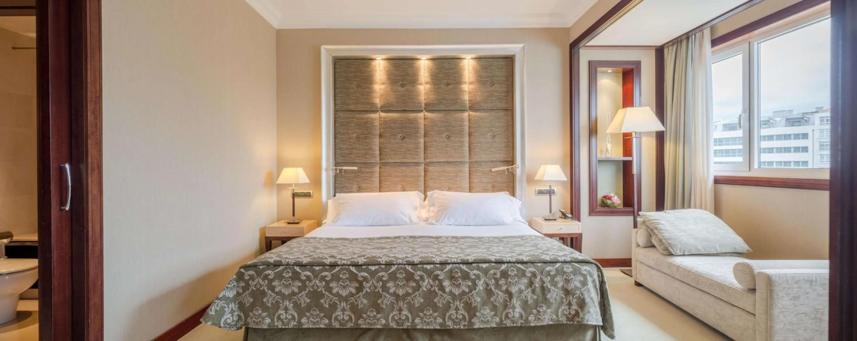 Bedroom, Bed in NH Collection A Coruña Finisterre