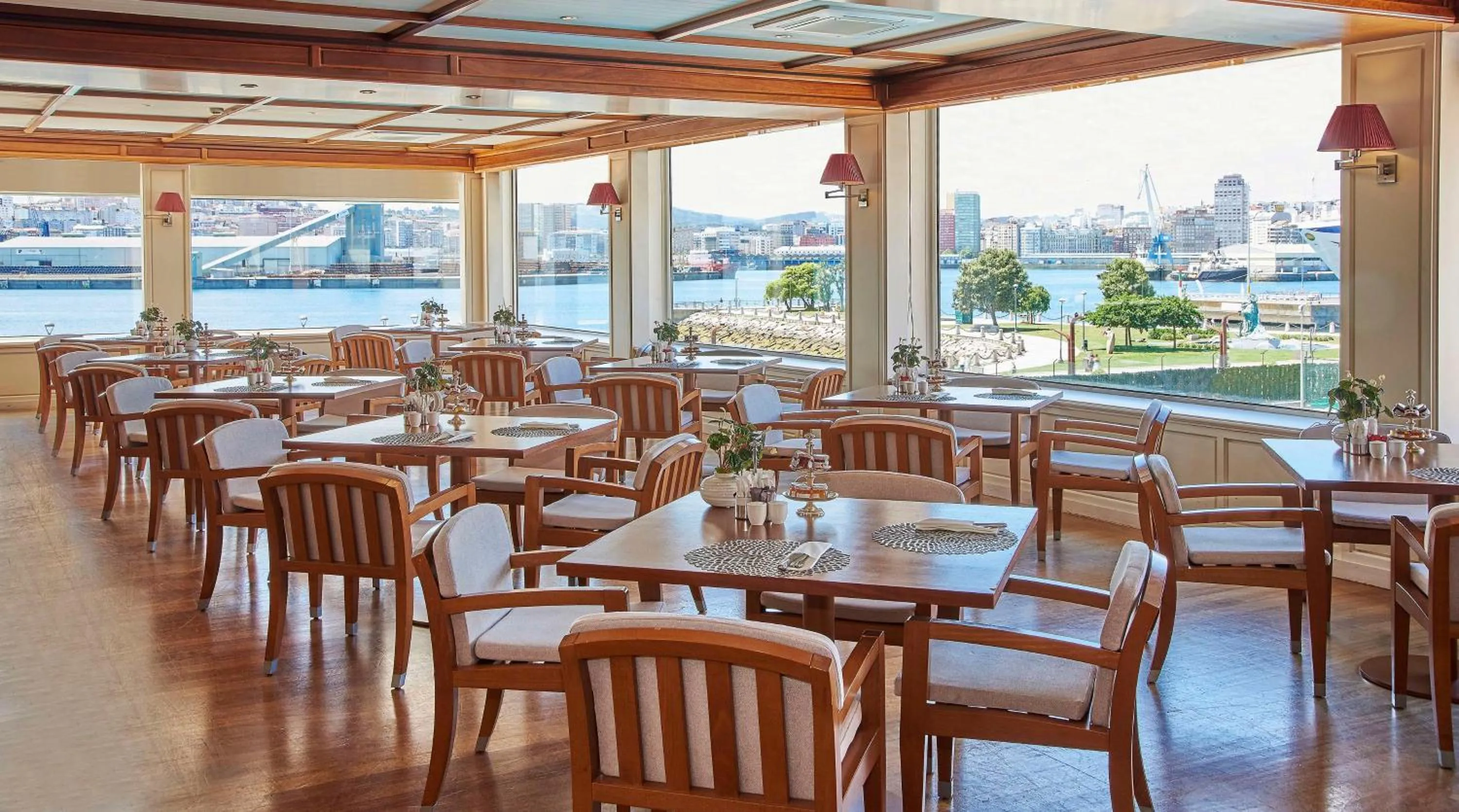 Restaurant/places to eat in NH Collection A Coruña Finisterre