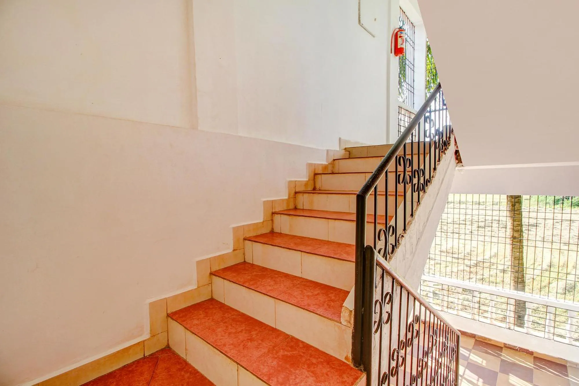 Lobby or reception, Balcony/Terrace in FabHotel Pleasure Inn