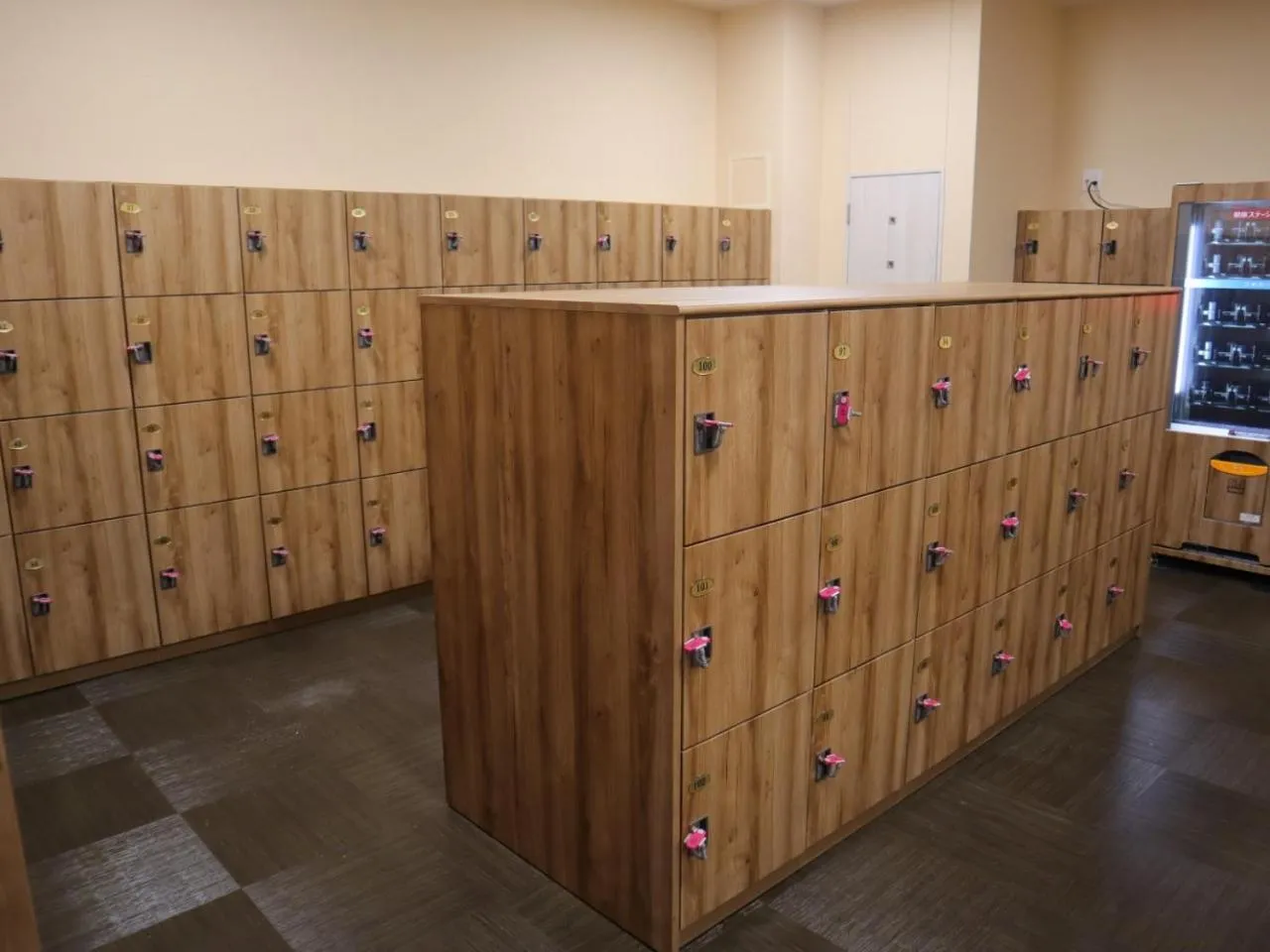 microwave in The Legato Inn MIFUNE