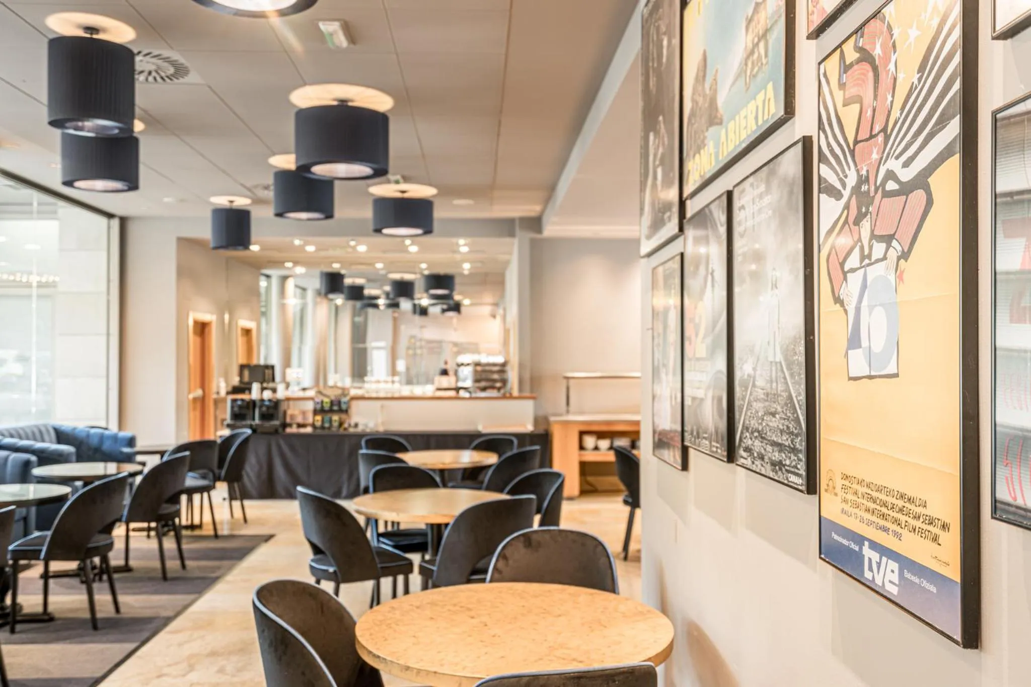 Lounge or bar in Hotel Antik San Sebastián