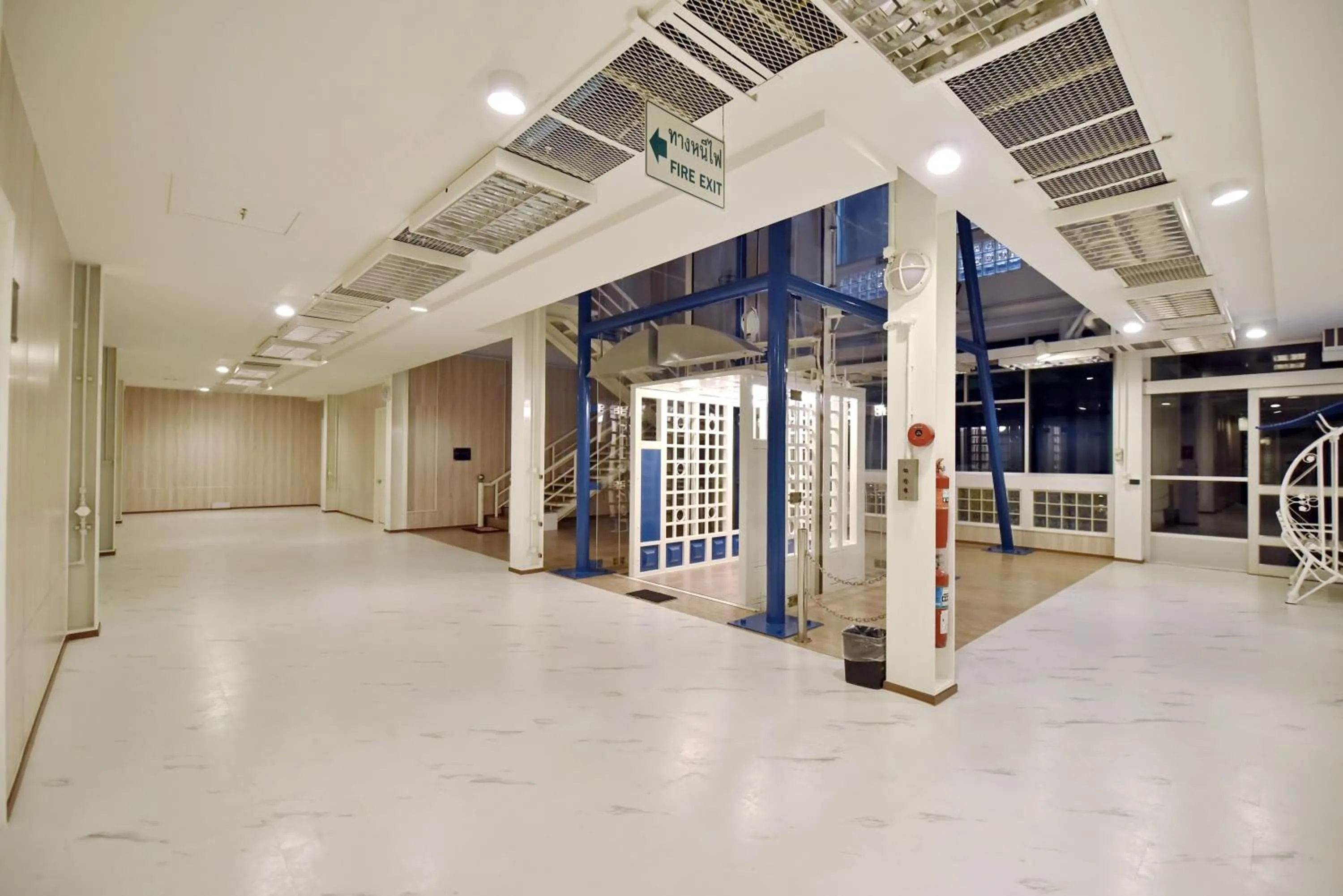 elevator in 97 Merryland Apartments & Hotel