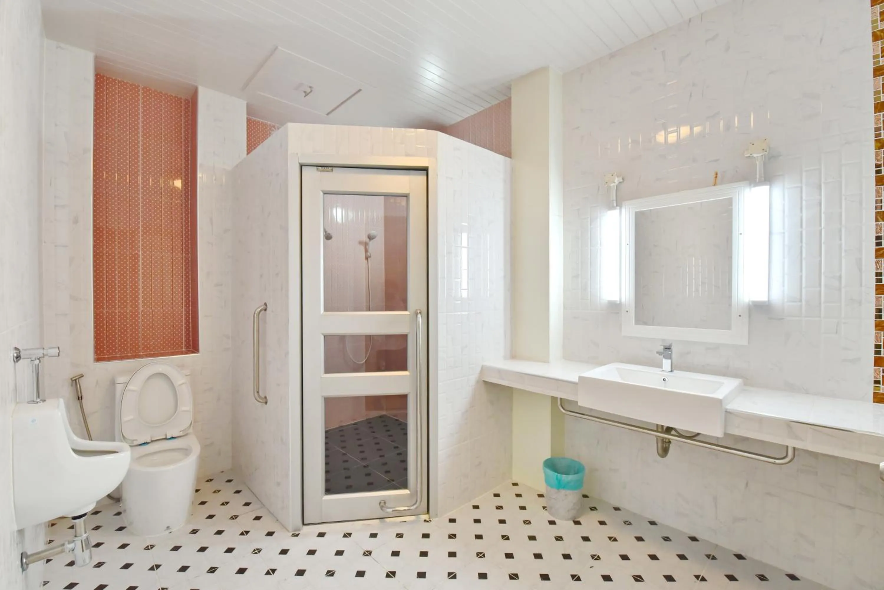 Bathroom in 97 Merryland Apartments & Hotel