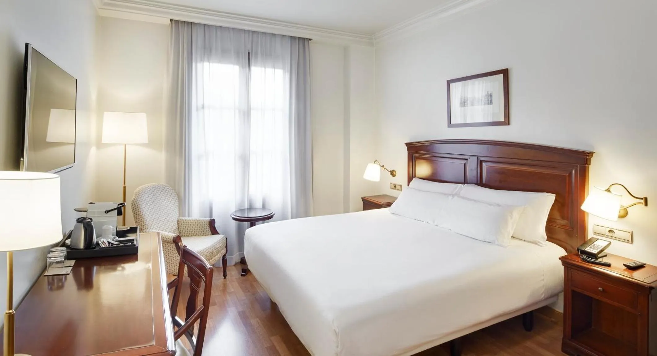 Photo of the whole room, Bed in Sercotel Palacio de los Gamboa