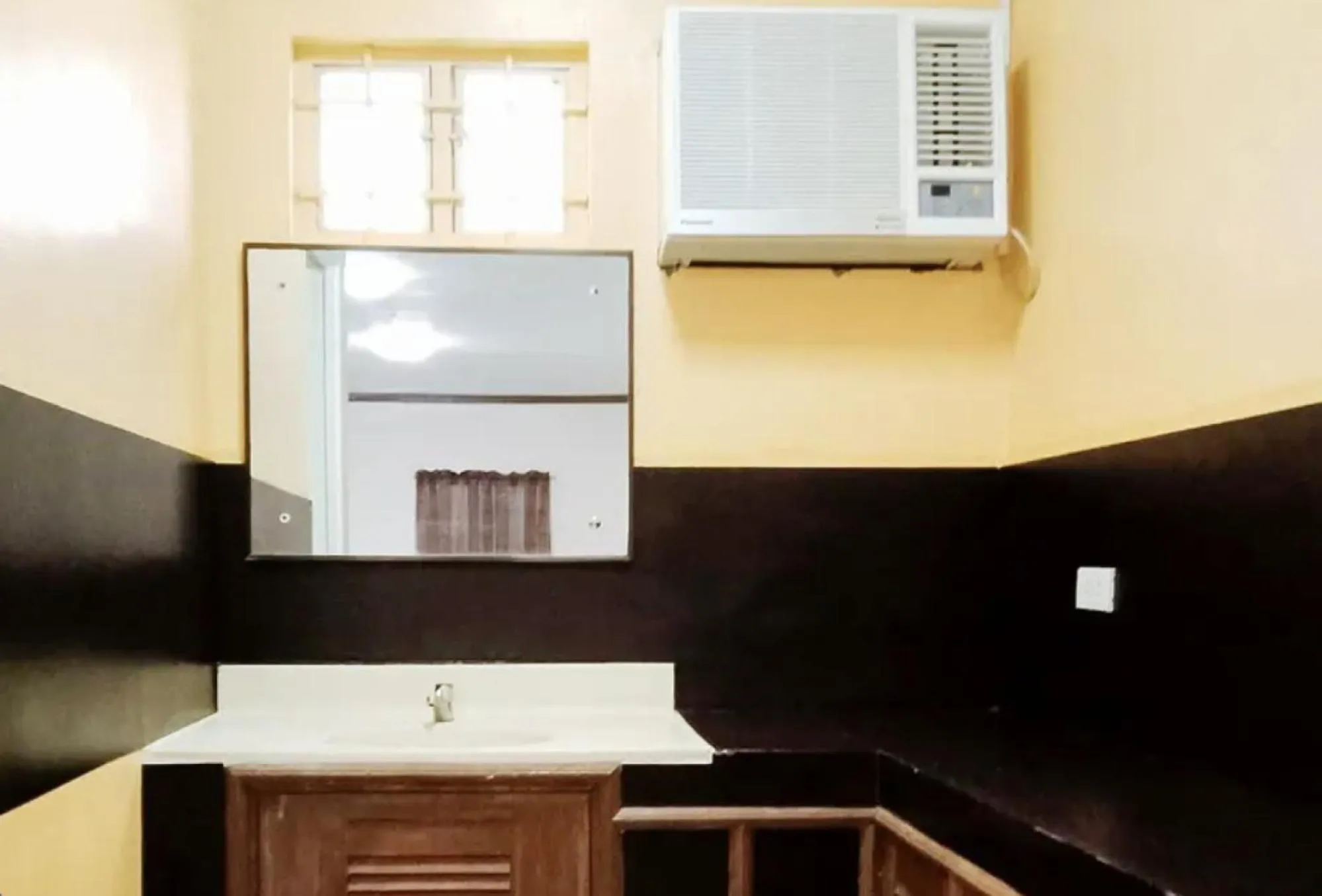 air conditioner in La Vista Pansol Resort Complex by RedDoorz