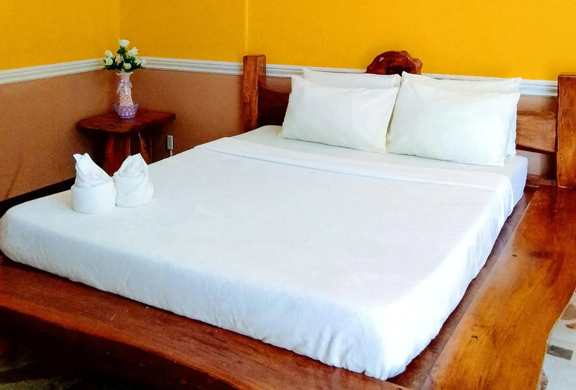 Standard Double Room in La Vista Pansol Resort Complex by RedDoorz Standard Double Room in La Vista Pansol Resort Complex by RedDoorz