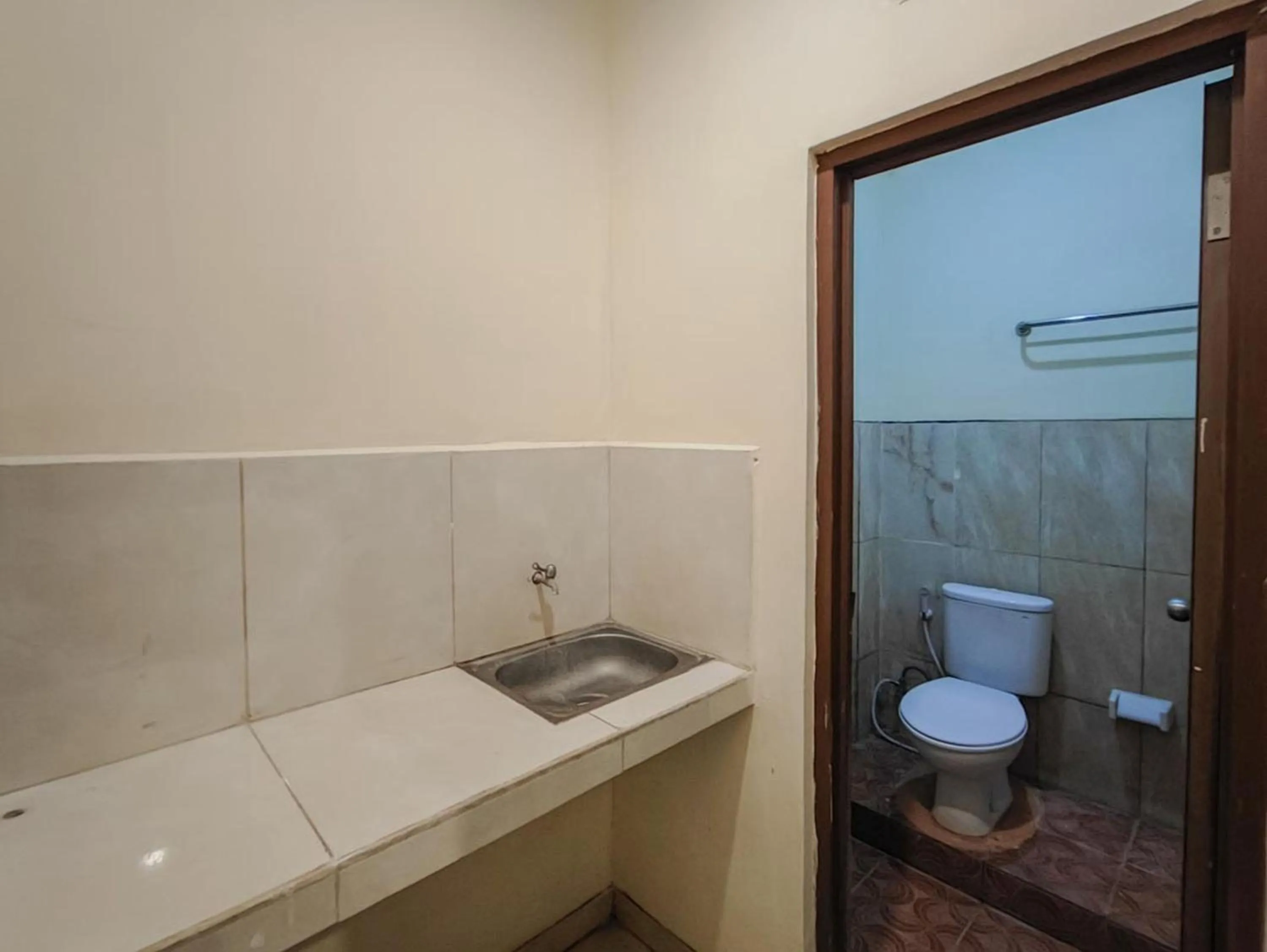 Area and facilities in KoolKost @ Gatot Subroto Timur Denpasar