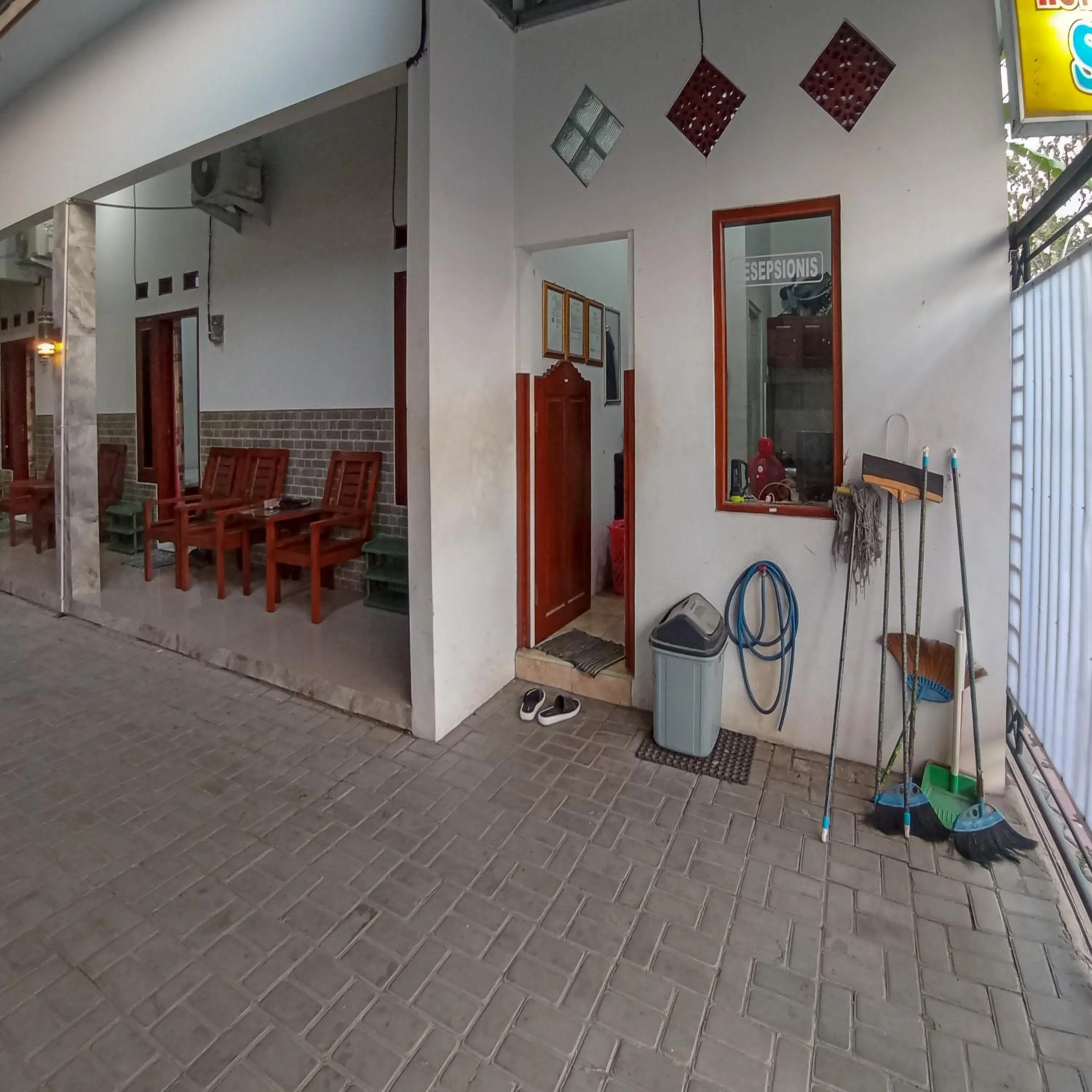 Property building in Hotel Grand New Si Jago Mitra RedDoorz