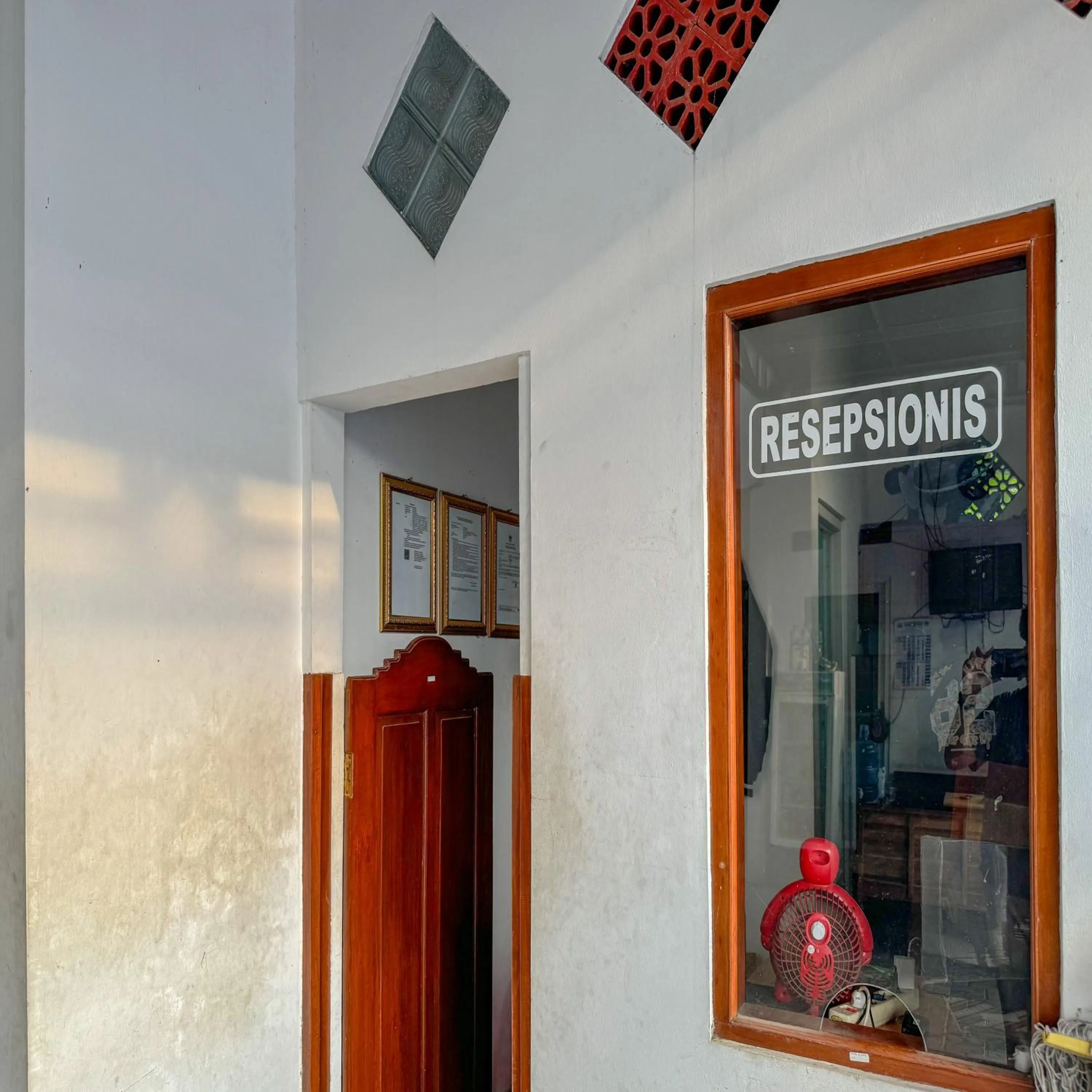 Lobby or reception in Hotel Grand New Si Jago Mitra RedDoorz