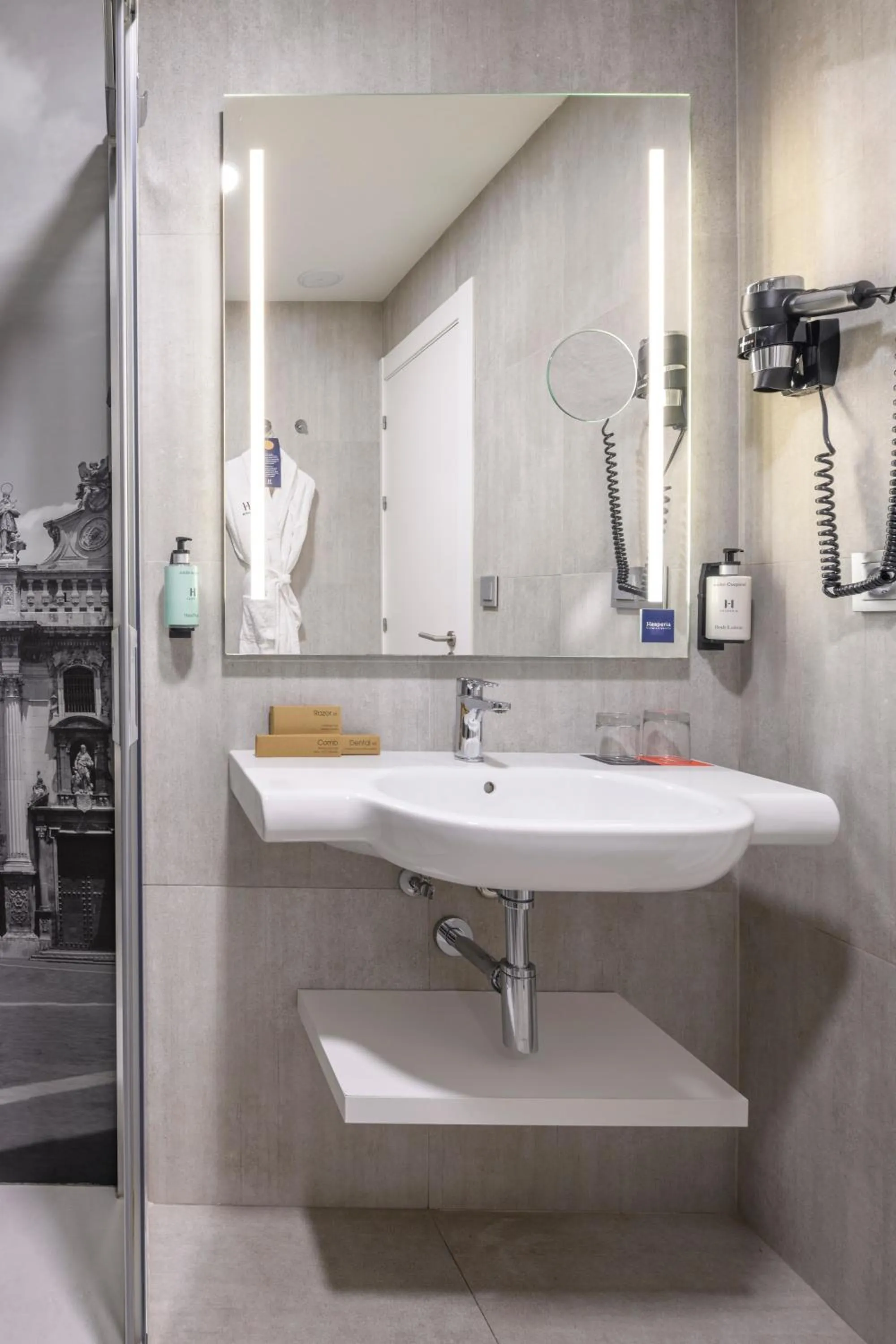 Bathroom in Hesperia Murcia Centro