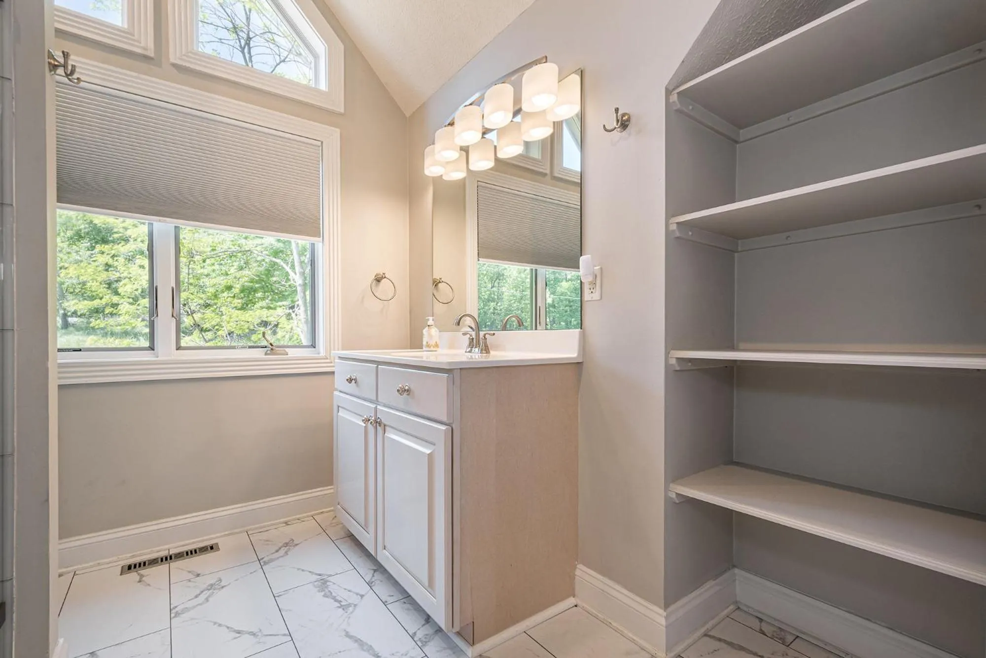 Property building in La Bella Vita