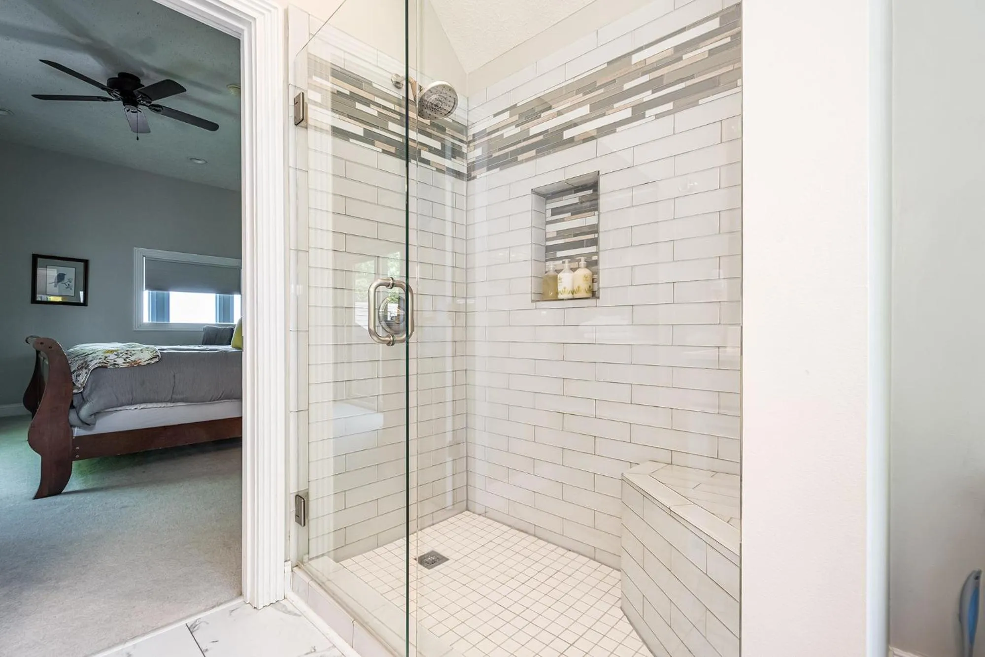 Property building, Bed in La Bella Vita