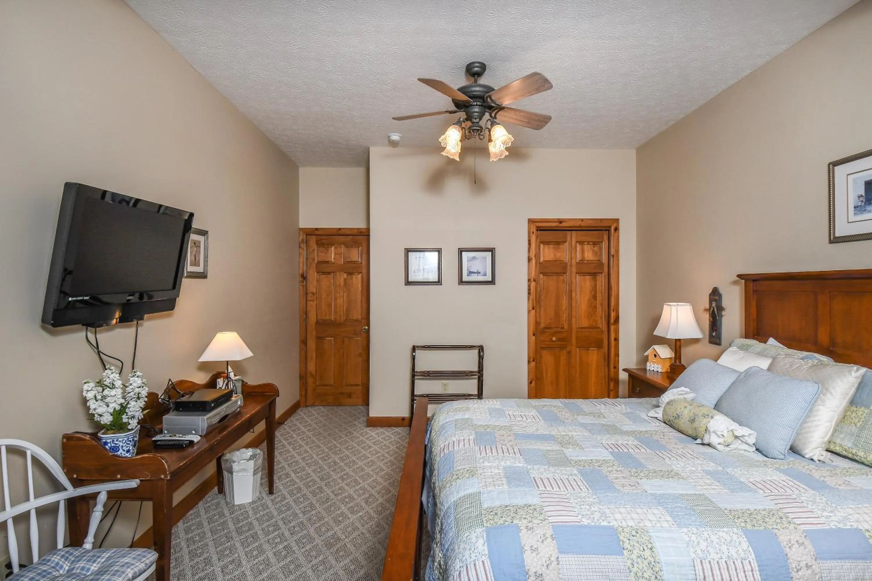 Bed in On Eagles Wings