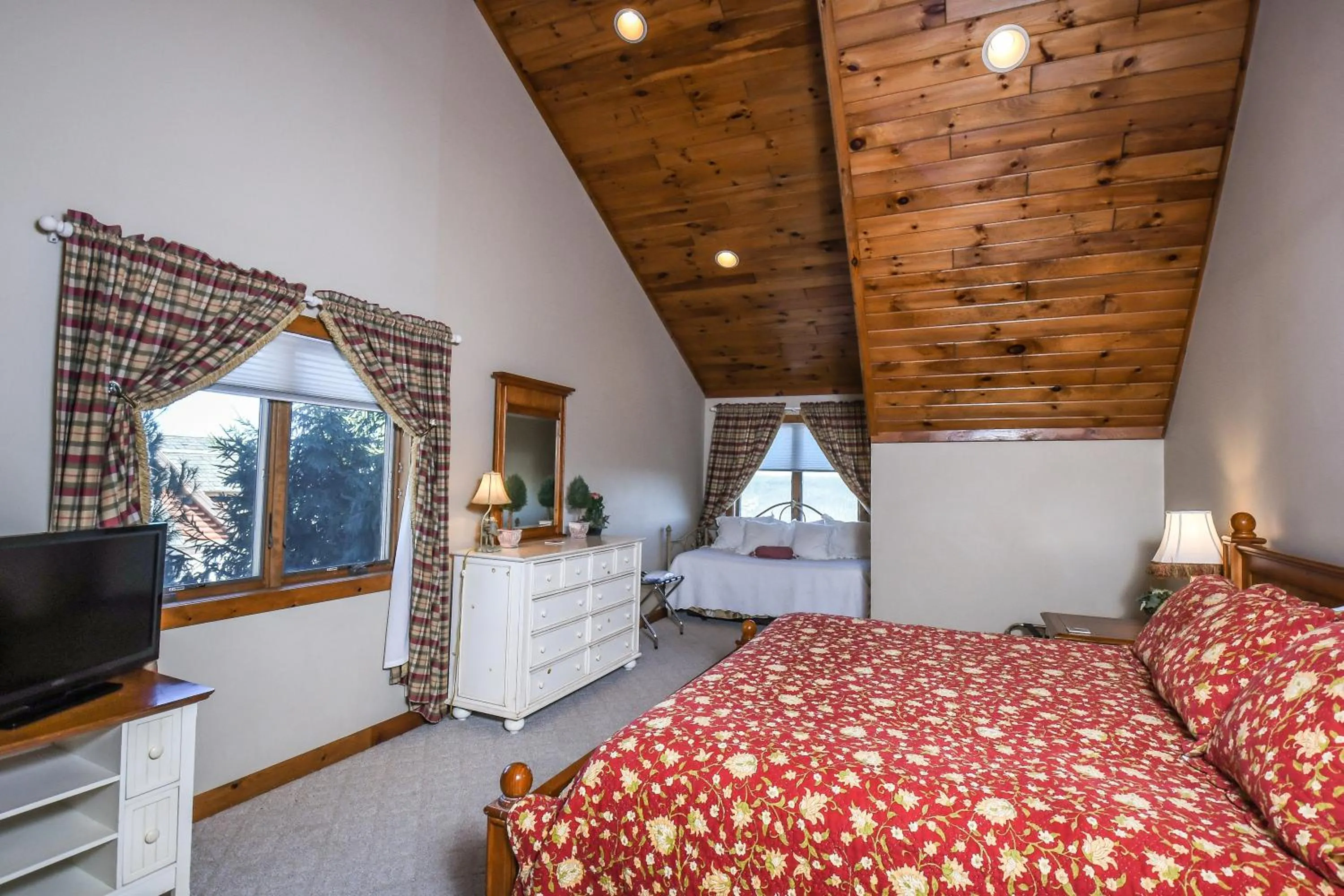 Bed in On Eagles Wings