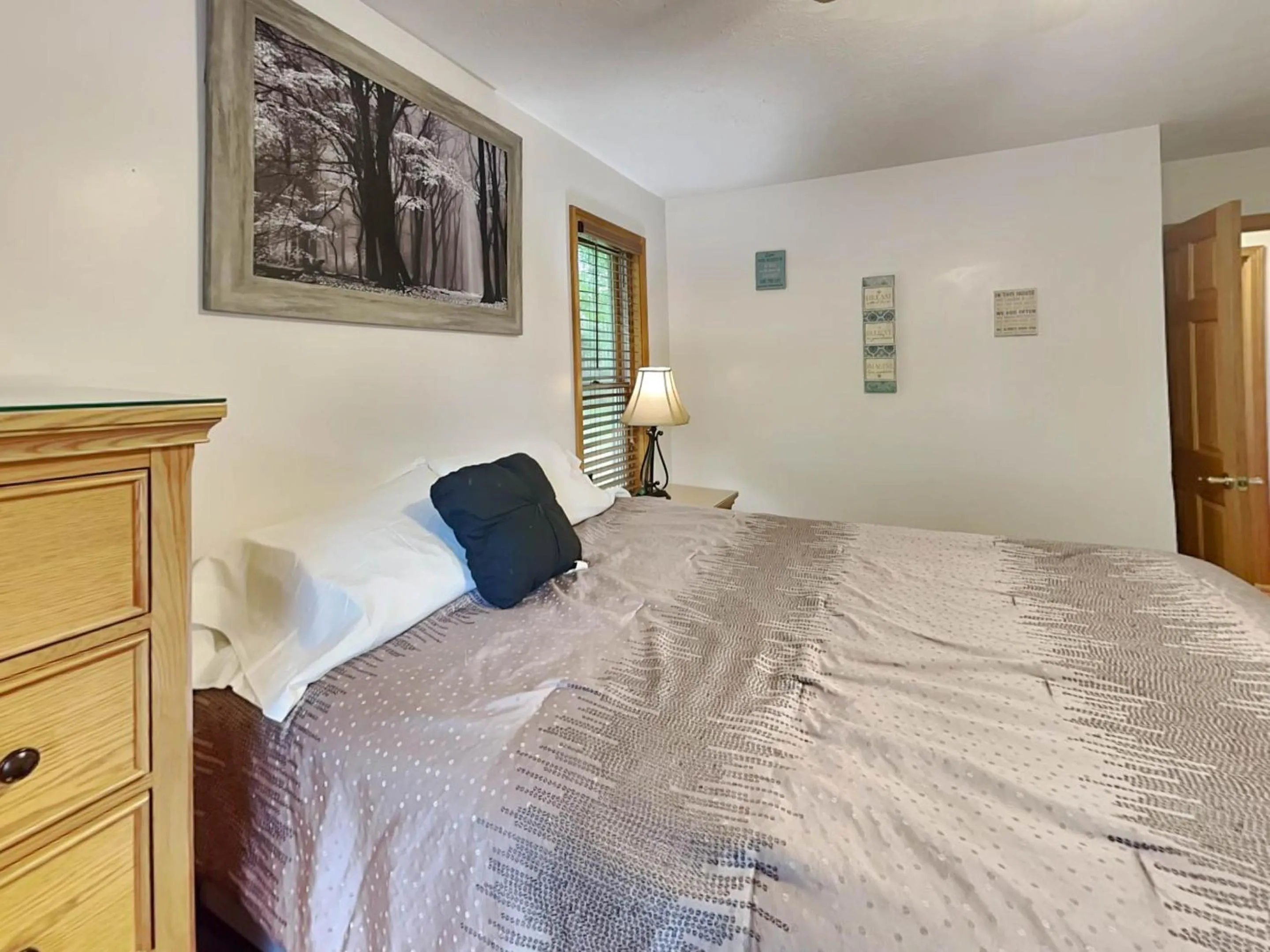 Bed in Beautiful Adventure