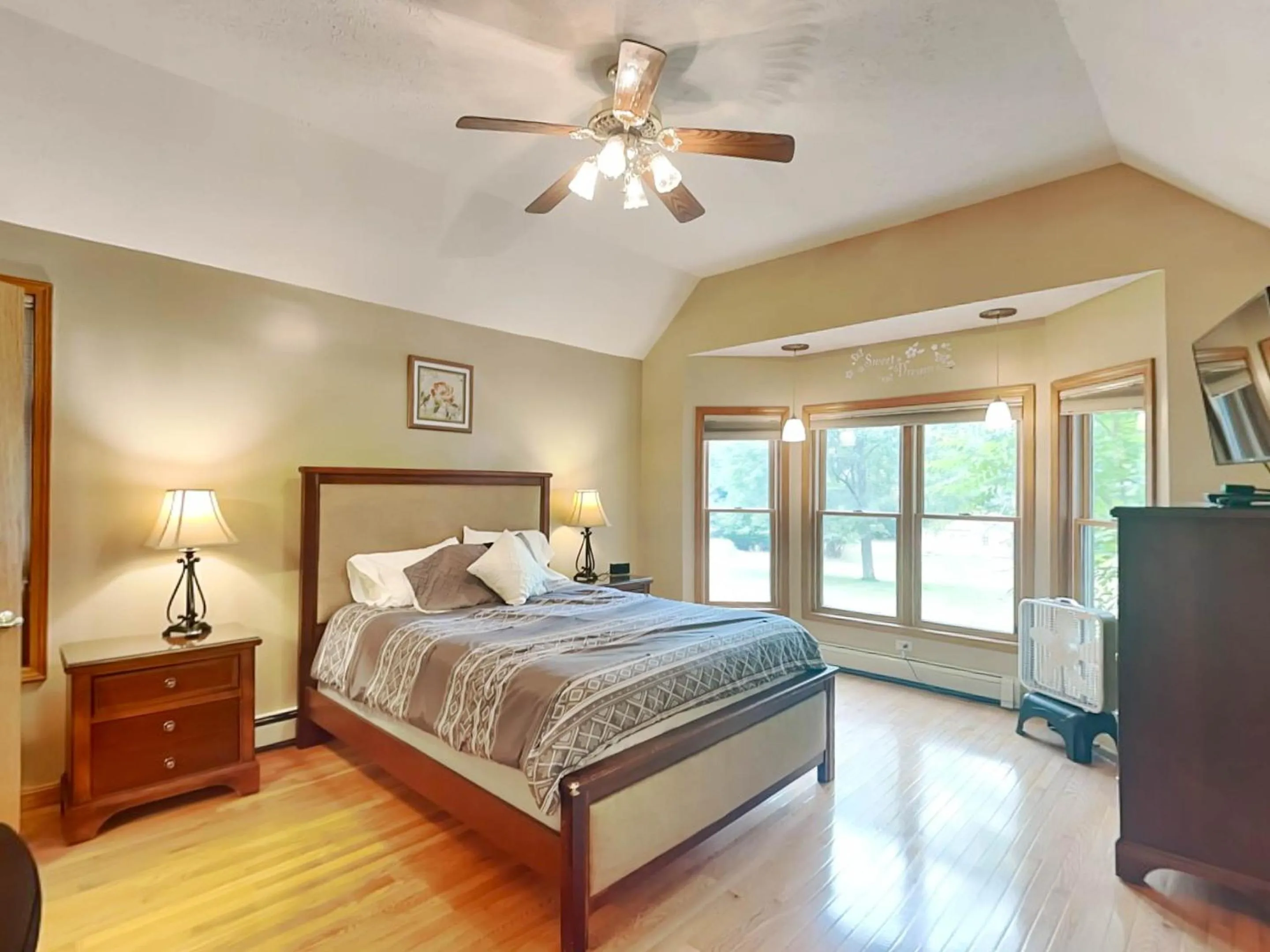 Bed in Beautiful Adventure