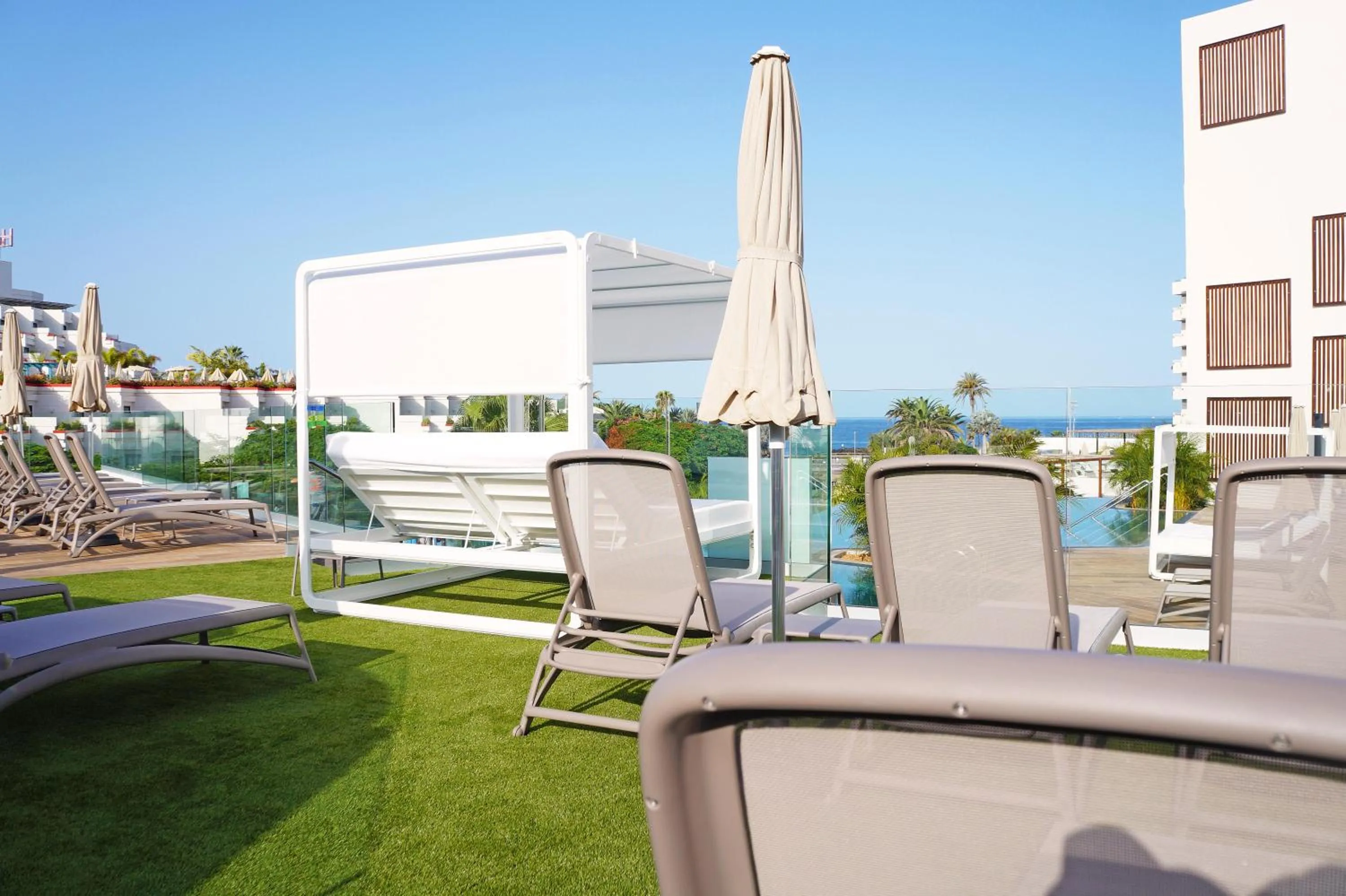 Swimming pool in Alexandre Troya