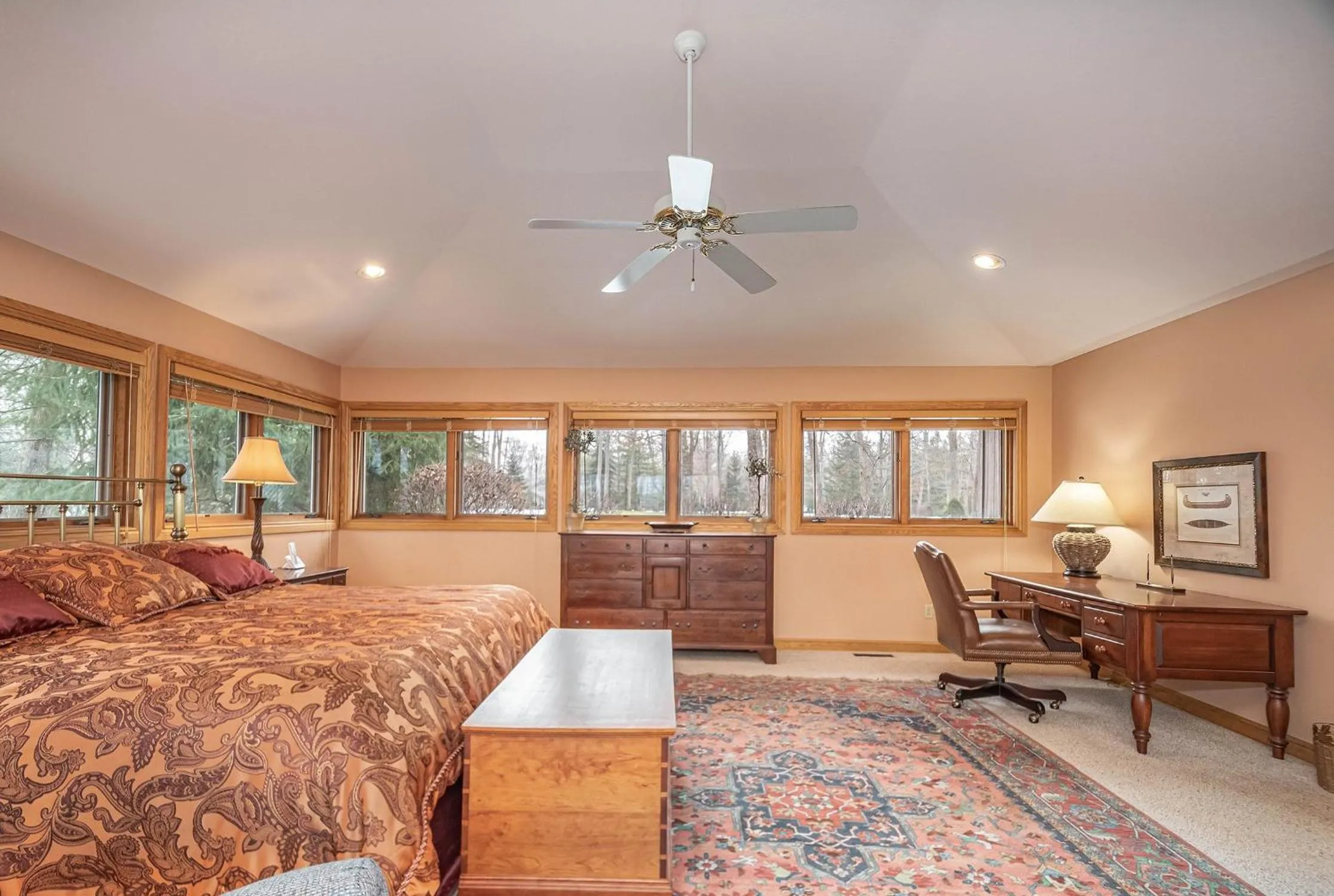 Property building, Bed in Johnny Appleseed