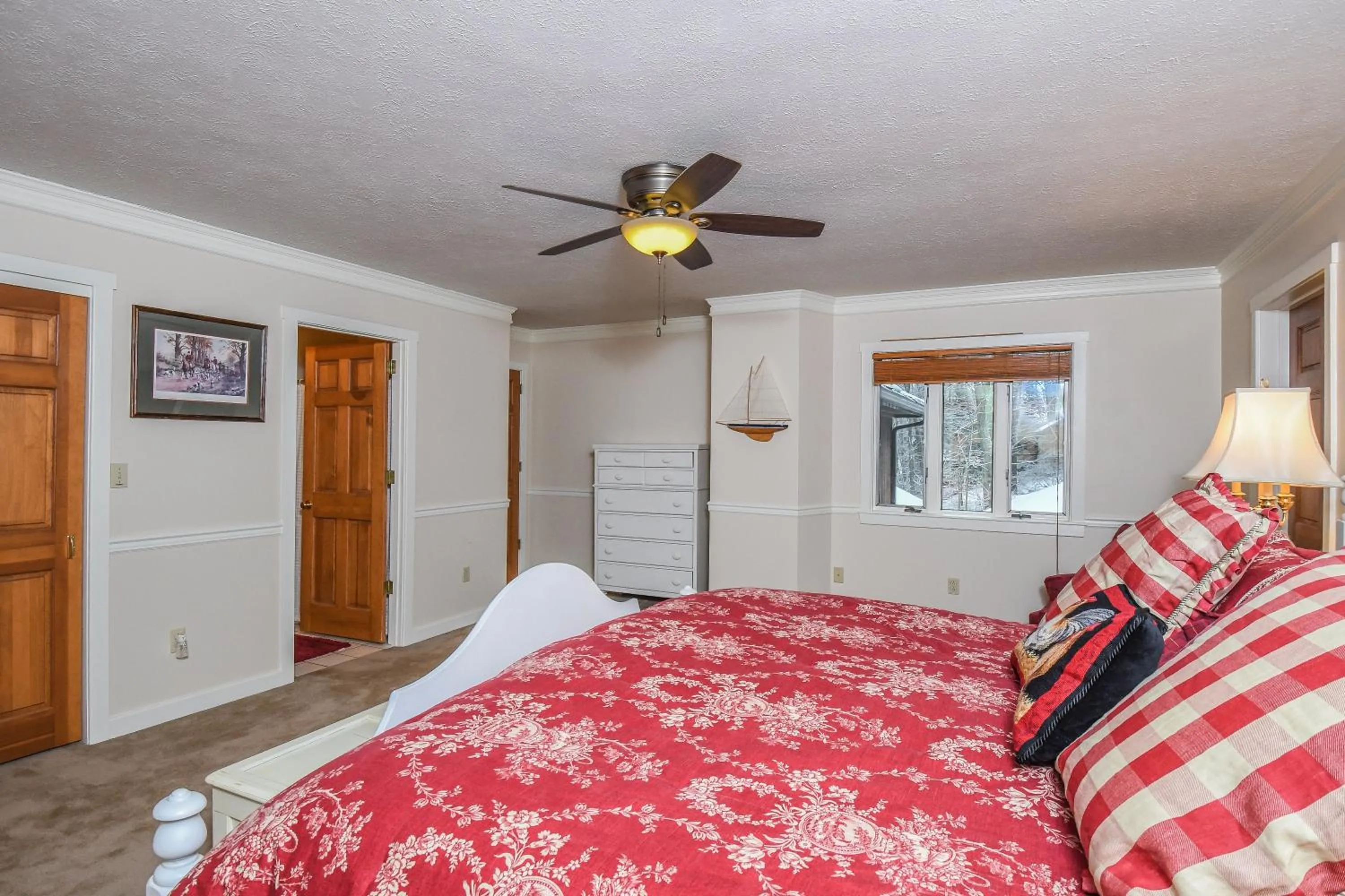 Bed in Shelby-on-the-Lake