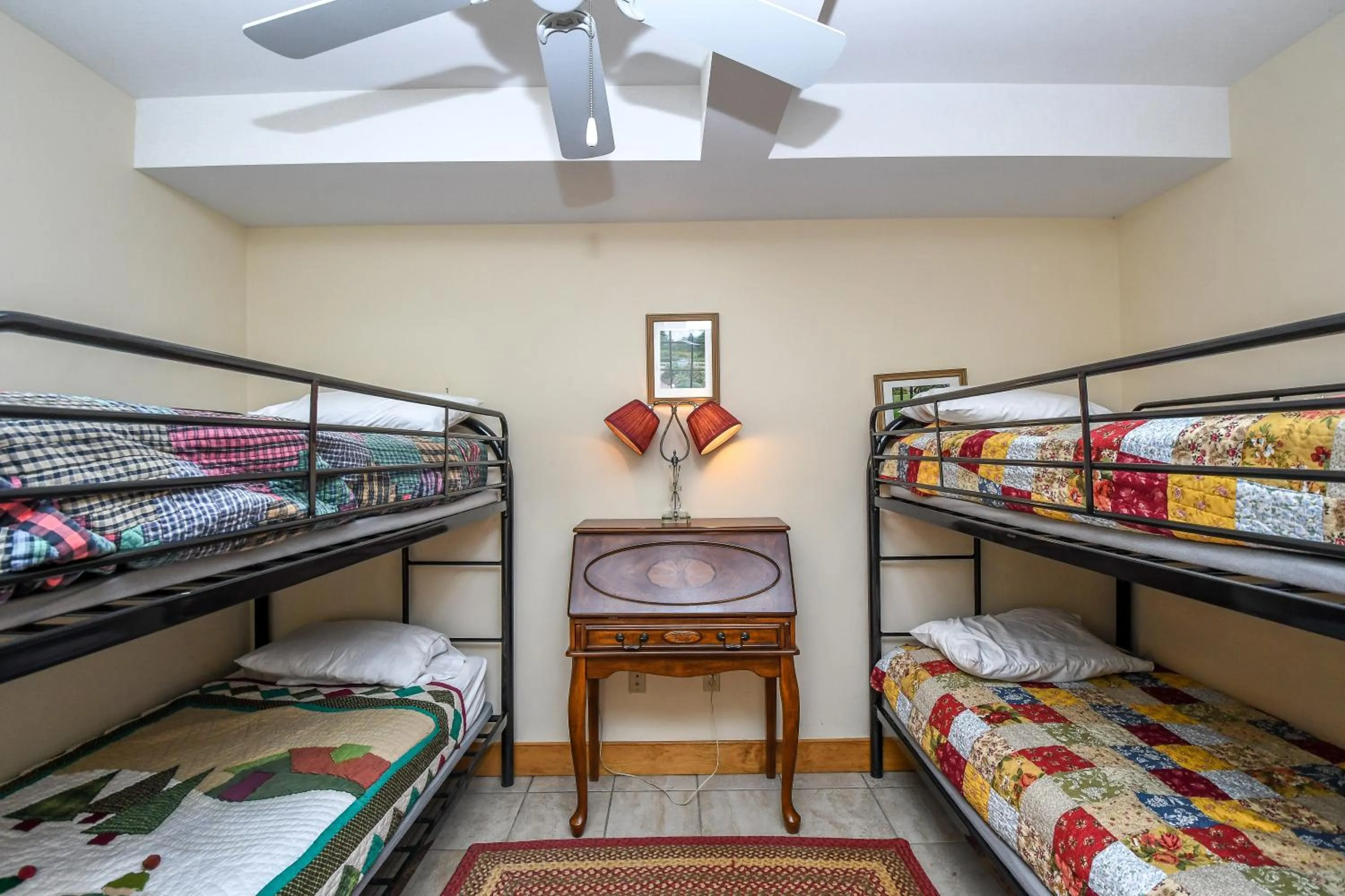 Property building, Bed in Hawk Mountain